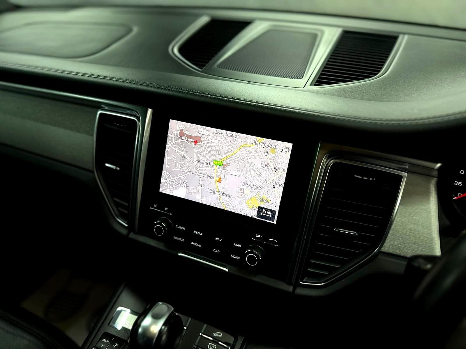 2017 Porsche Macan - Thumbnail 41