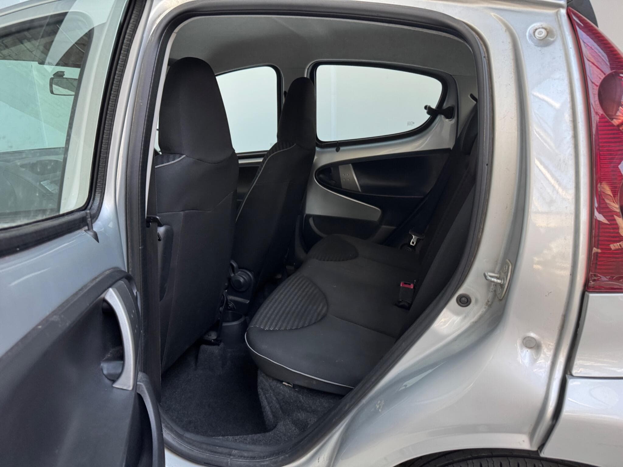 2012 Peugeot 107 - Thumbnail 8