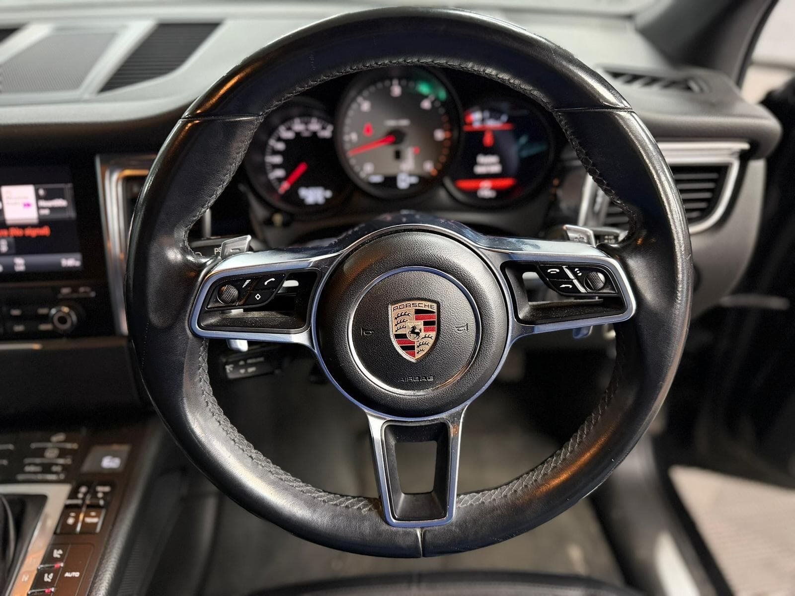2017 Porsche Macan - Thumbnail 28