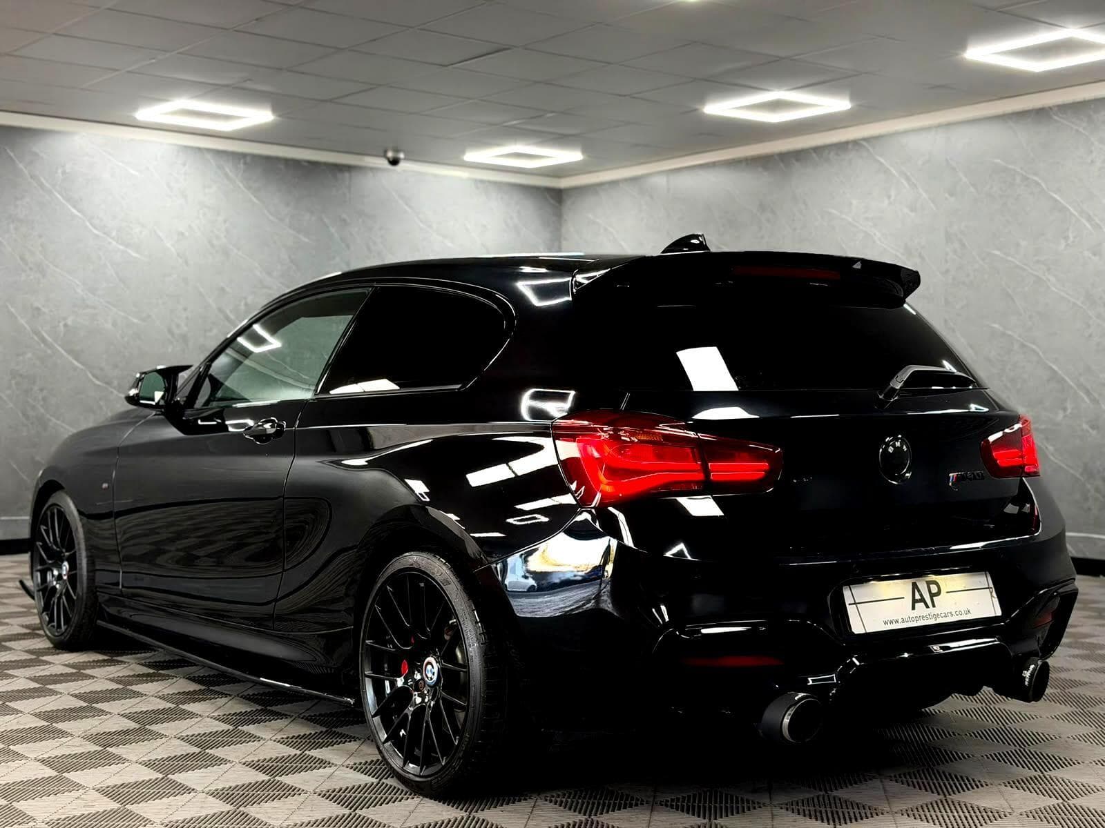 2017 BMW 1 Series - Thumbnail 15