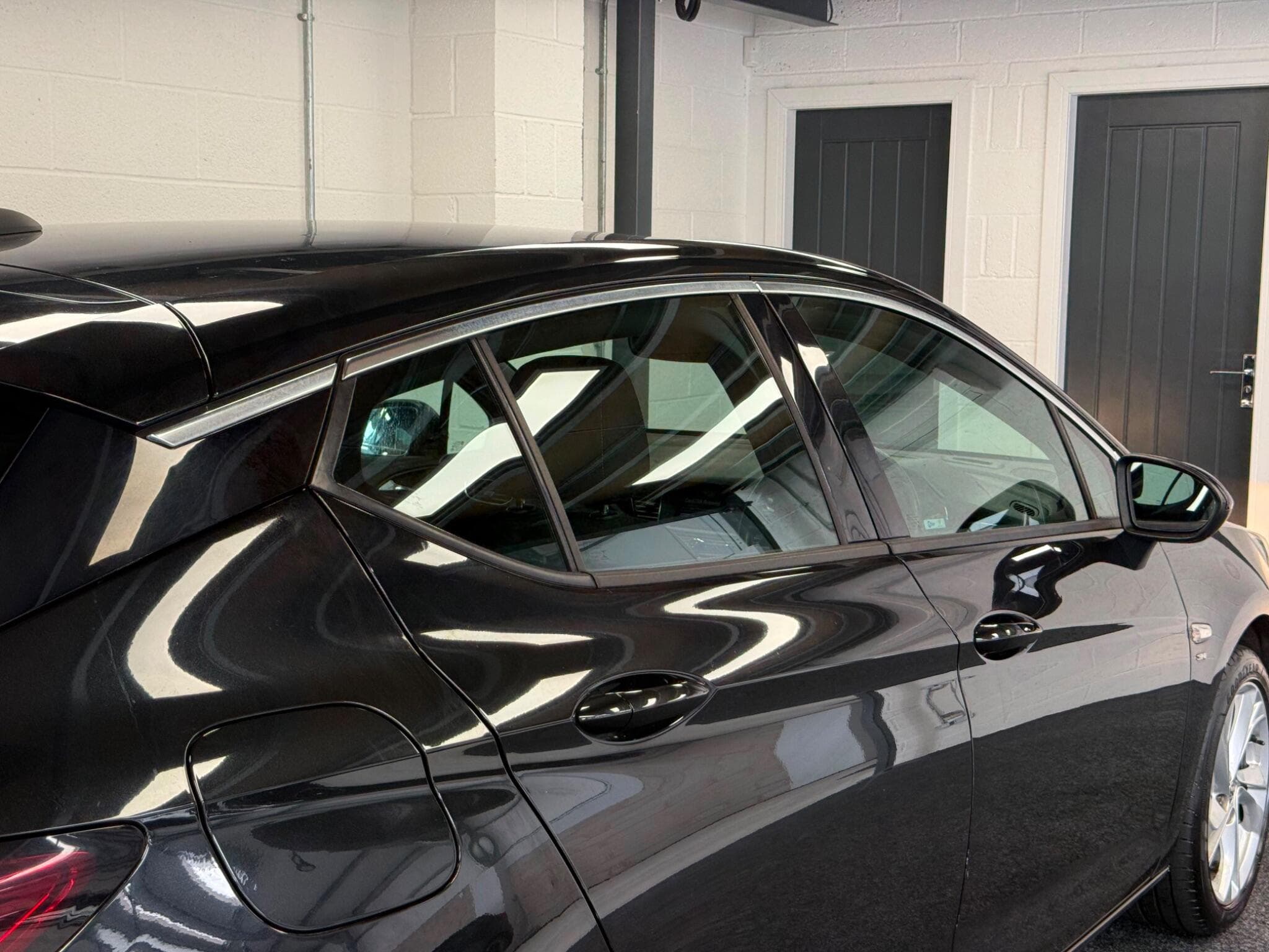 2016 Vauxhall Astra - Thumbnail 38