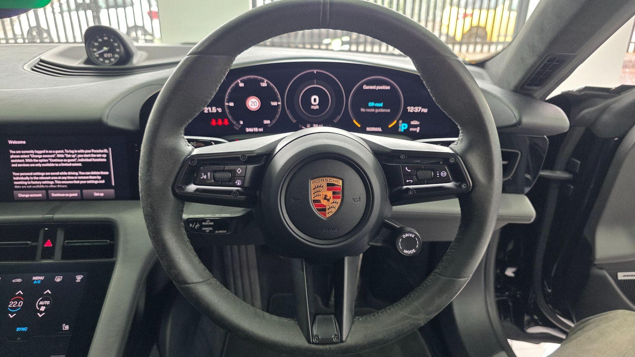 2020 Porsche Taycan - Thumbnail 8