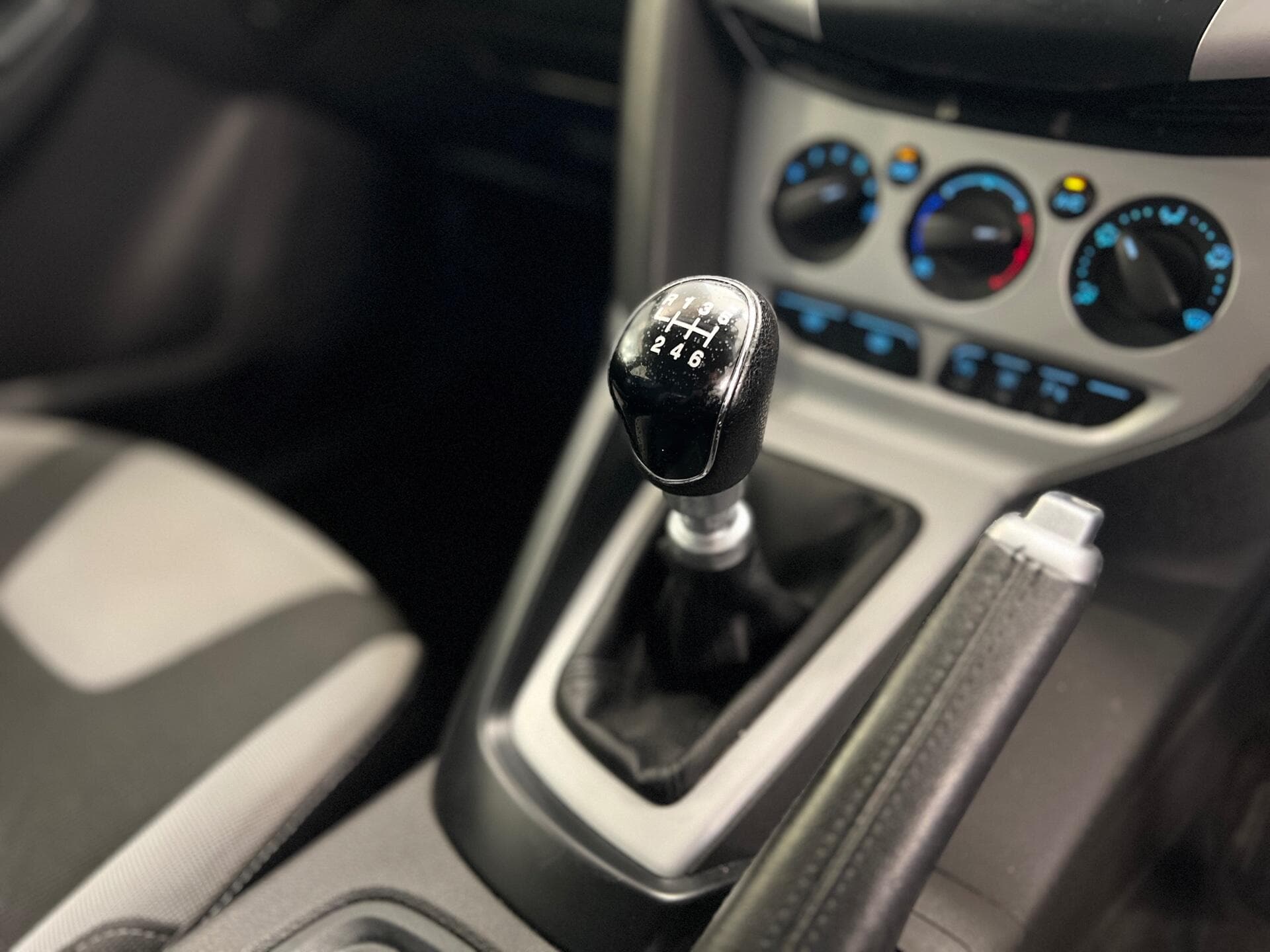 2014 Ford Focus - Thumbnail 40