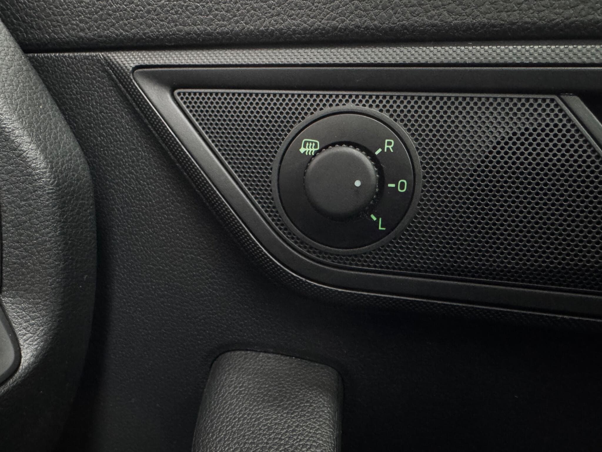 2015 Skoda Fabia - Thumbnail 23