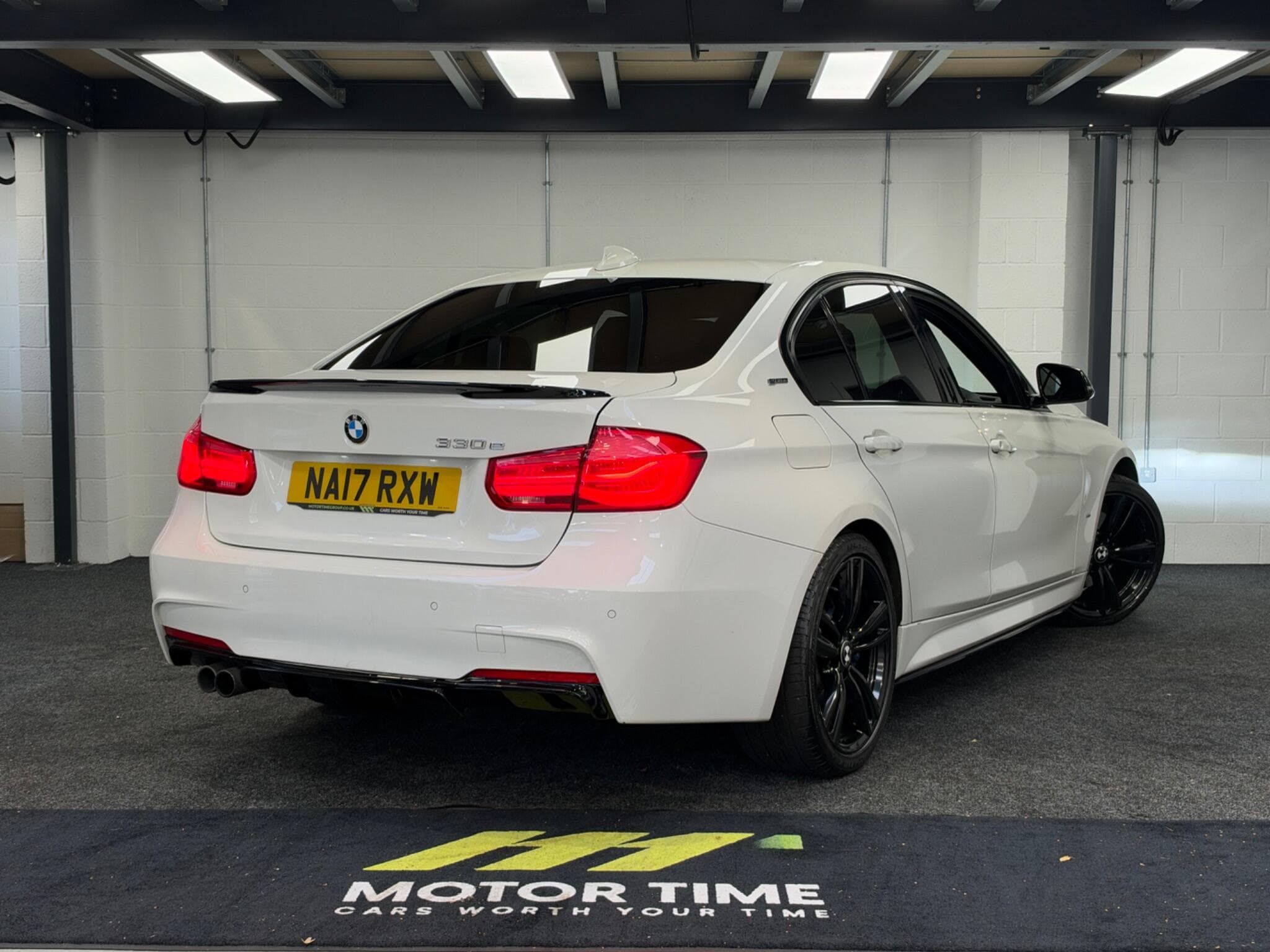 2017 BMW 3 Series - Thumbnail 14