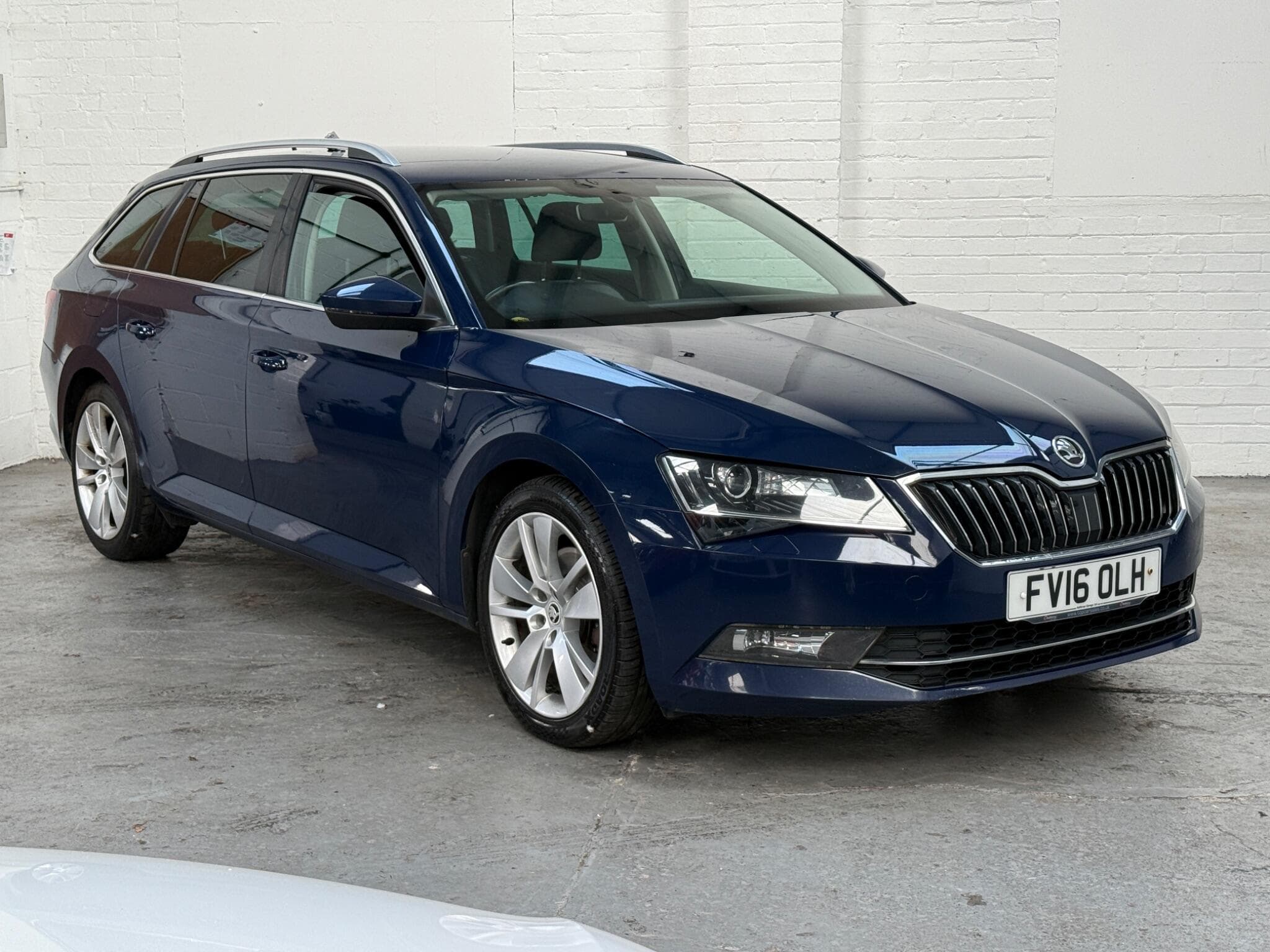 2016 Skoda Superb - Image 1