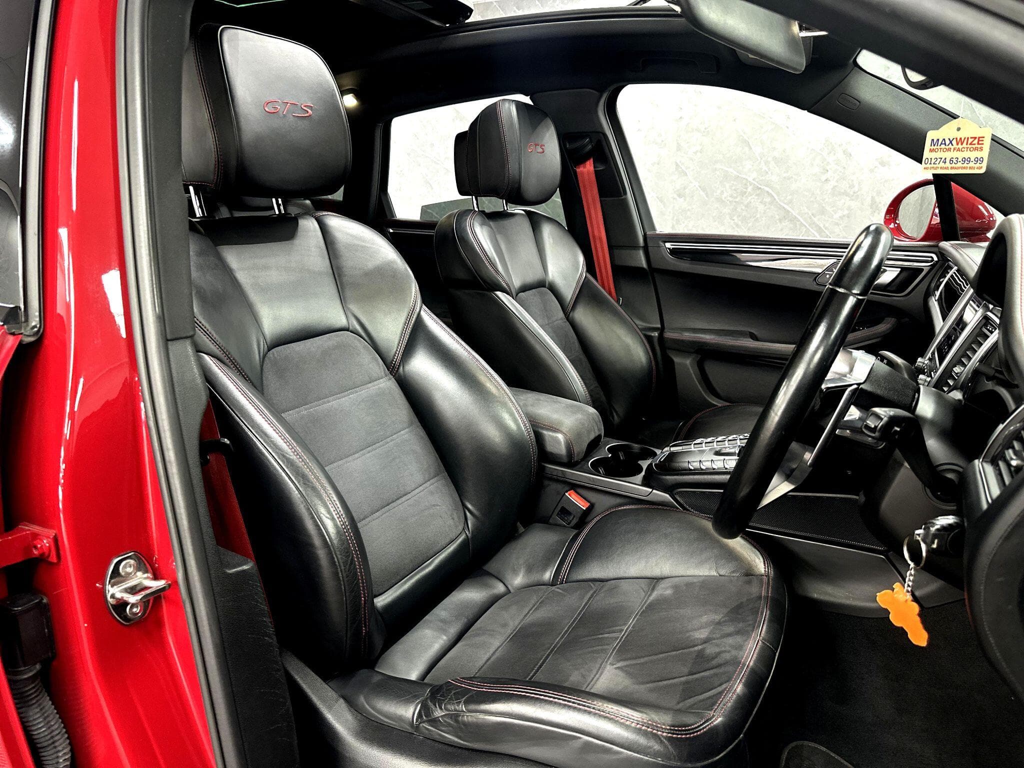 2016 Porsche Macan - Thumbnail 28