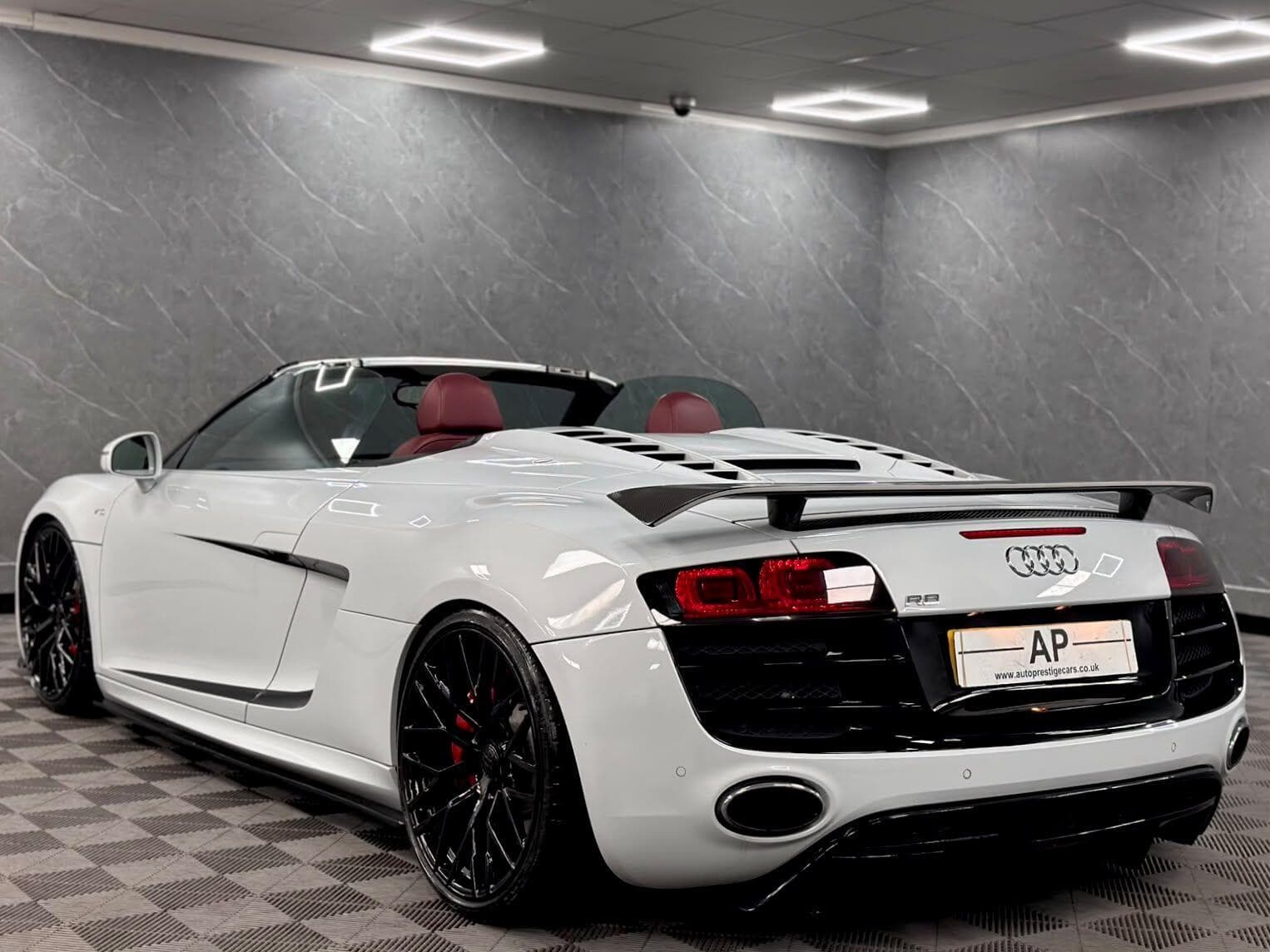 2010 Audi R8 - Thumbnail 38