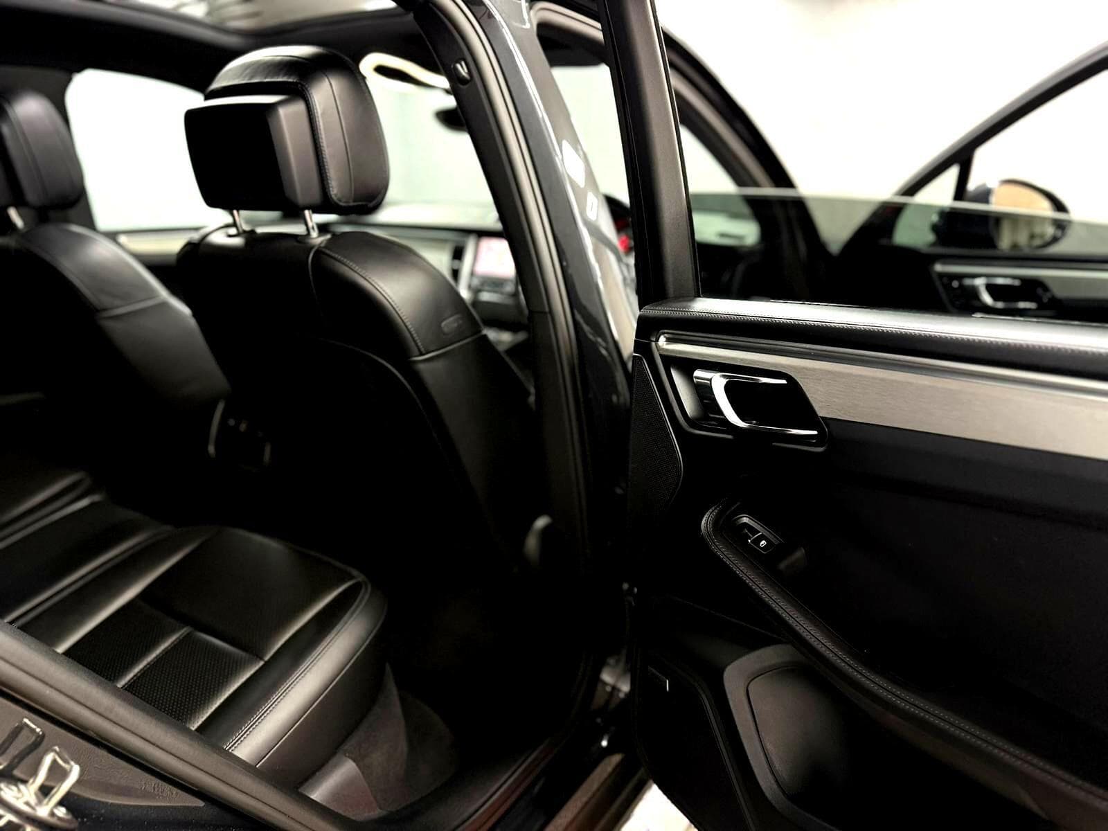 2017 Porsche Macan - Thumbnail 44