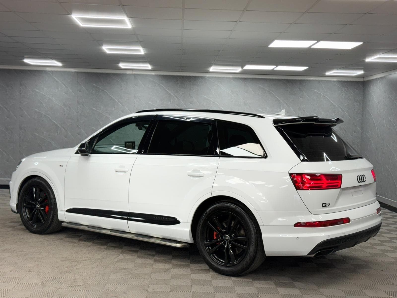 2017 Audi Q7 - Thumbnail 23