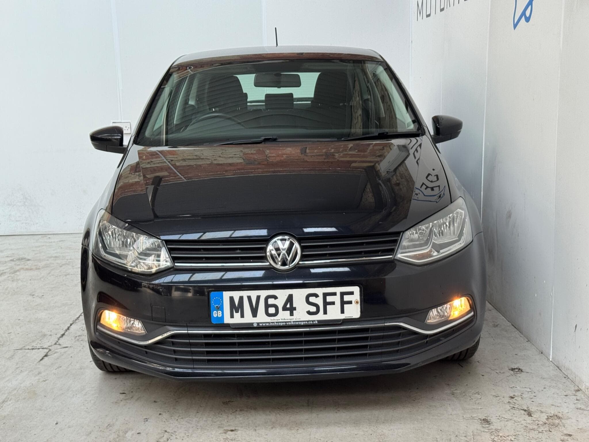 2014 Volkswagen Polo - Image 2