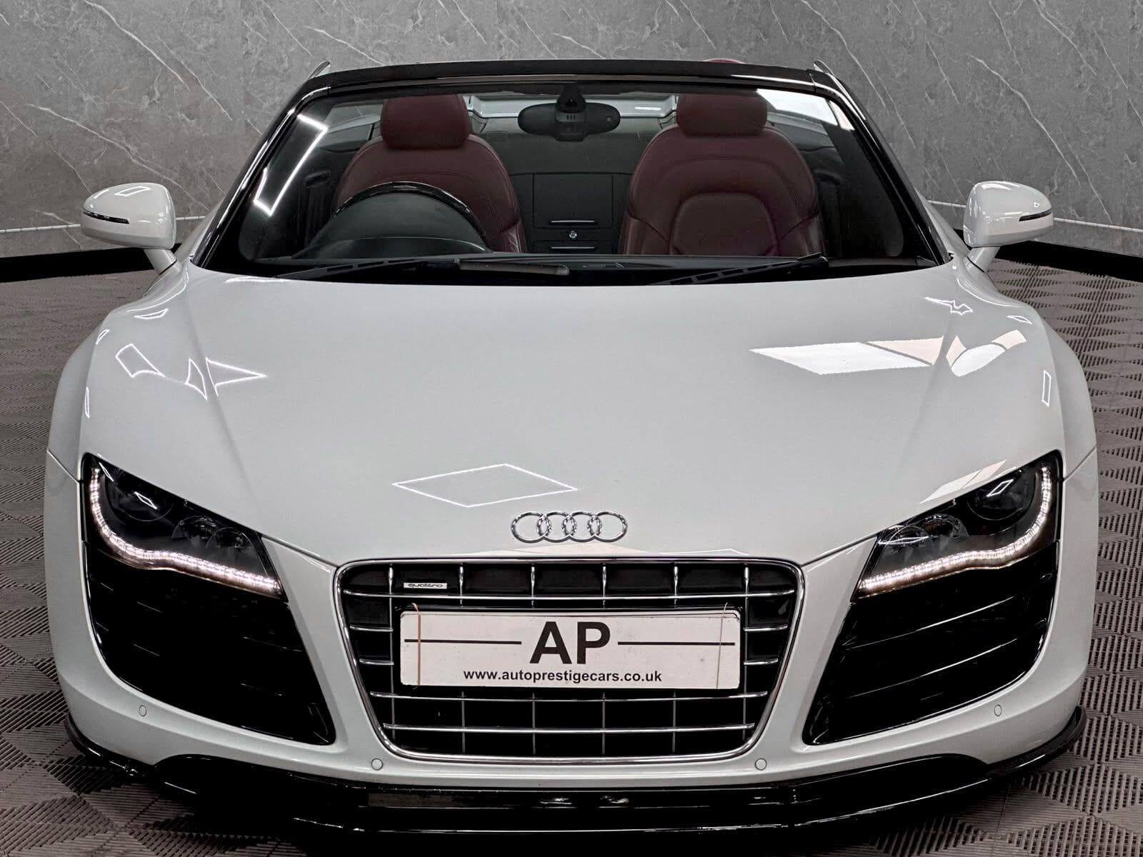 2010 Audi R8 - Thumbnail 2