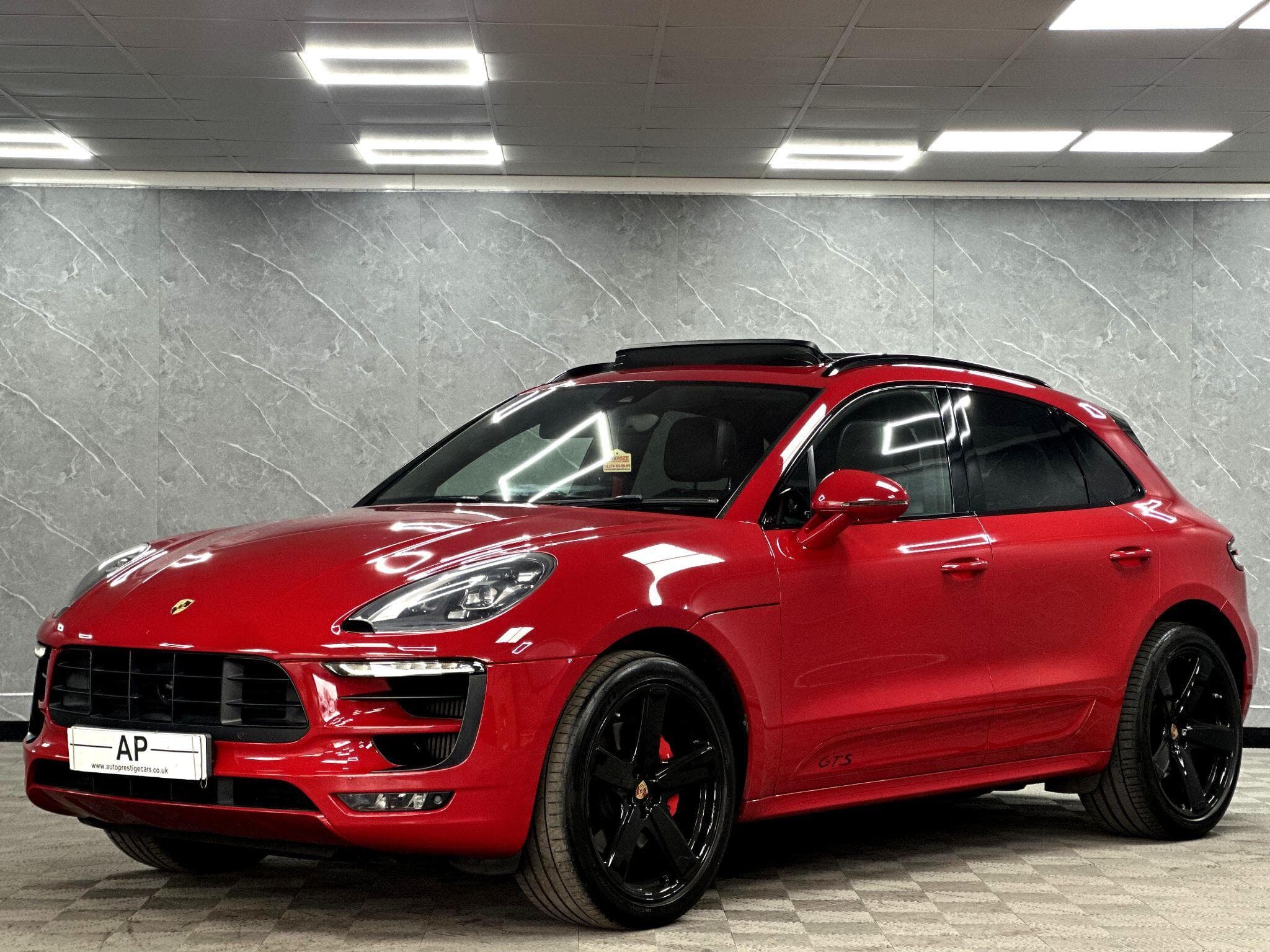 2016 Porsche Macan - Thumbnail 6