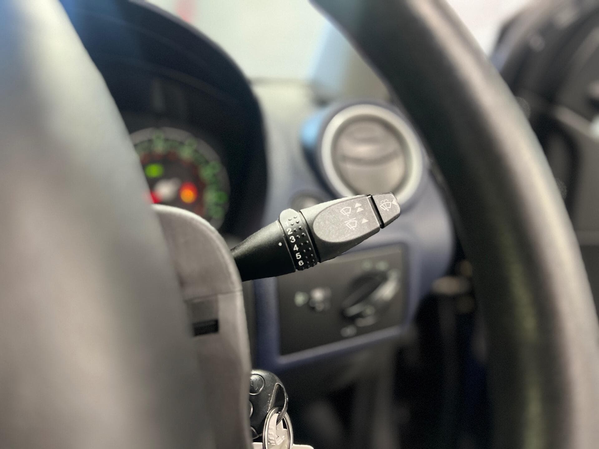 2005 Ford Fiesta - Thumbnail 22