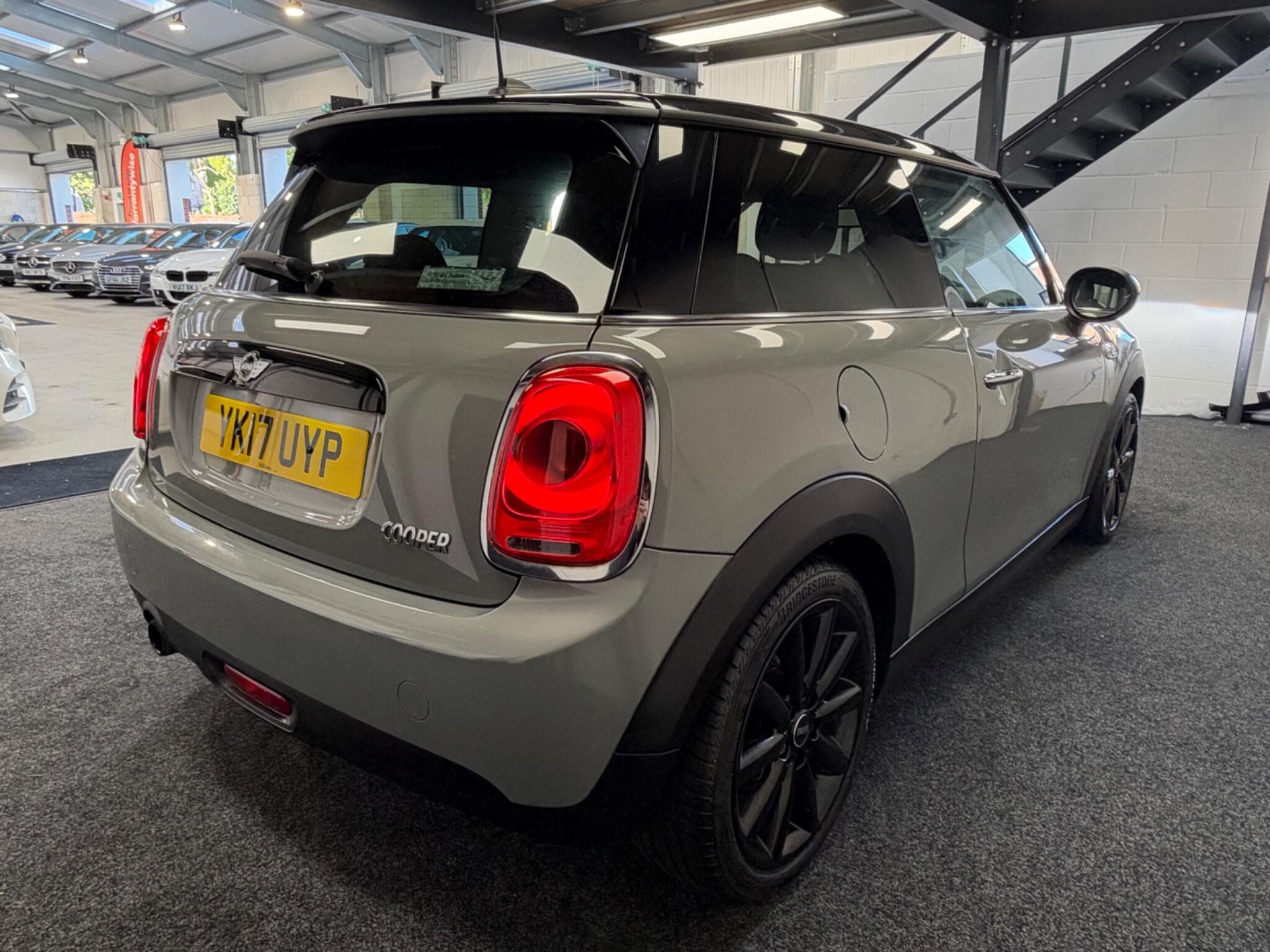 2017 MINI Hatch - Thumbnail 12
