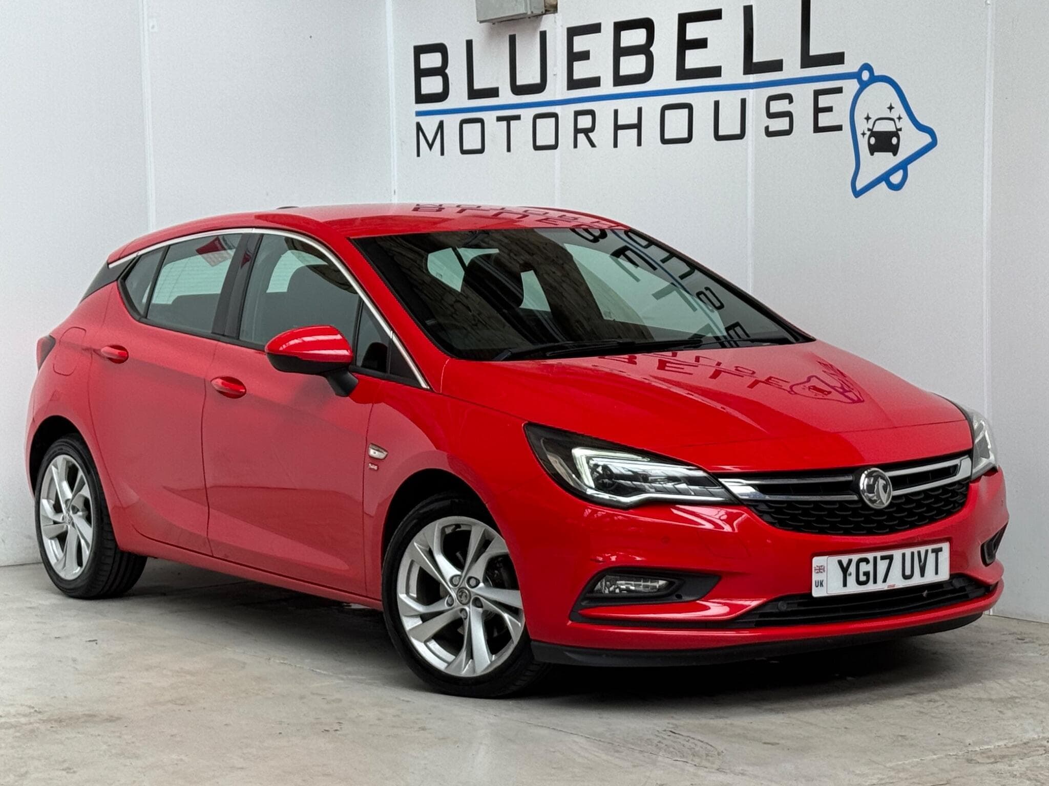 2017 Vauxhall Astra - Image 1