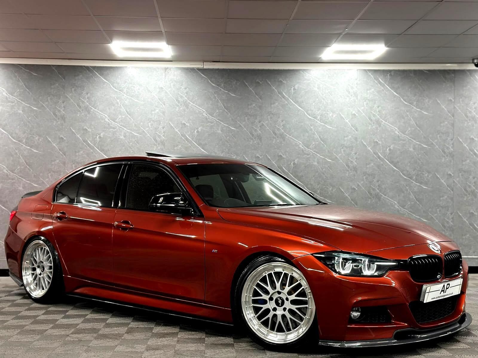 2017 BMW 3 Series - Thumbnail 2