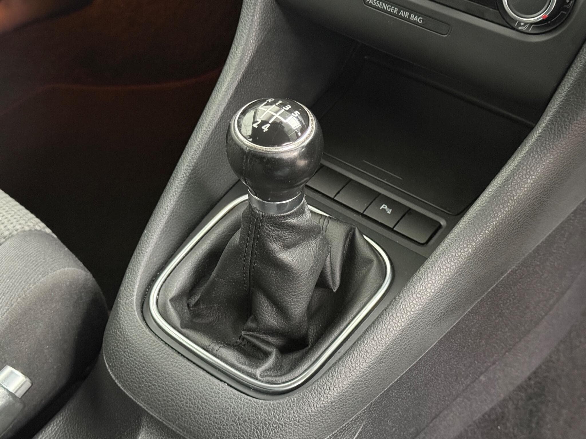 2011 Volkswagen Golf - Thumbnail 29