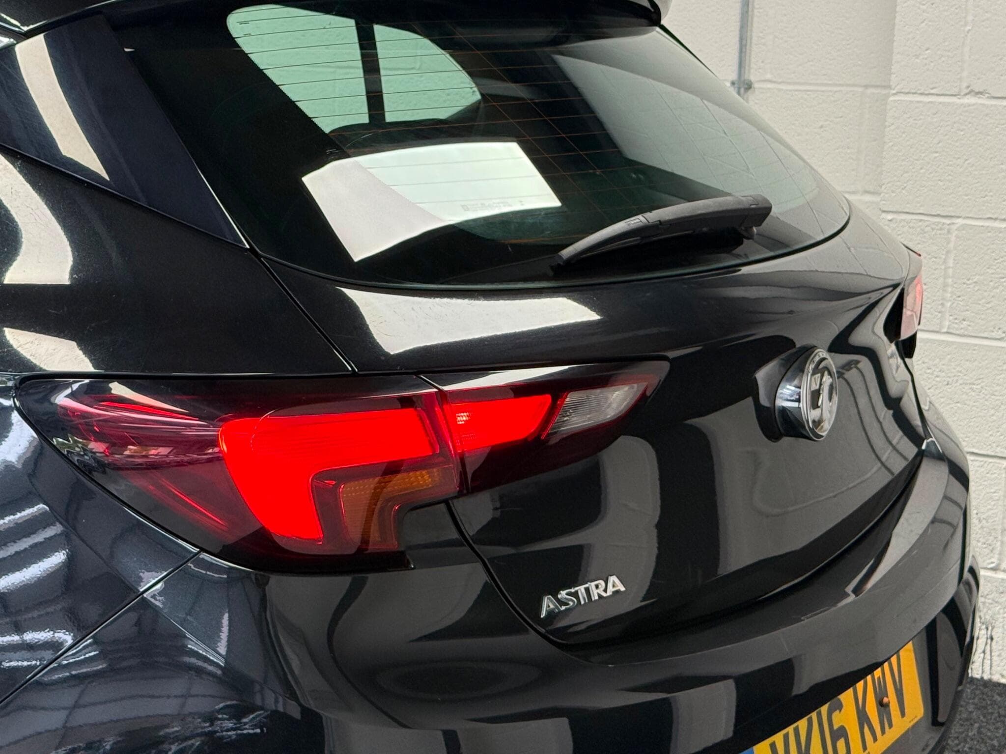 2016 Vauxhall Astra - Thumbnail 31