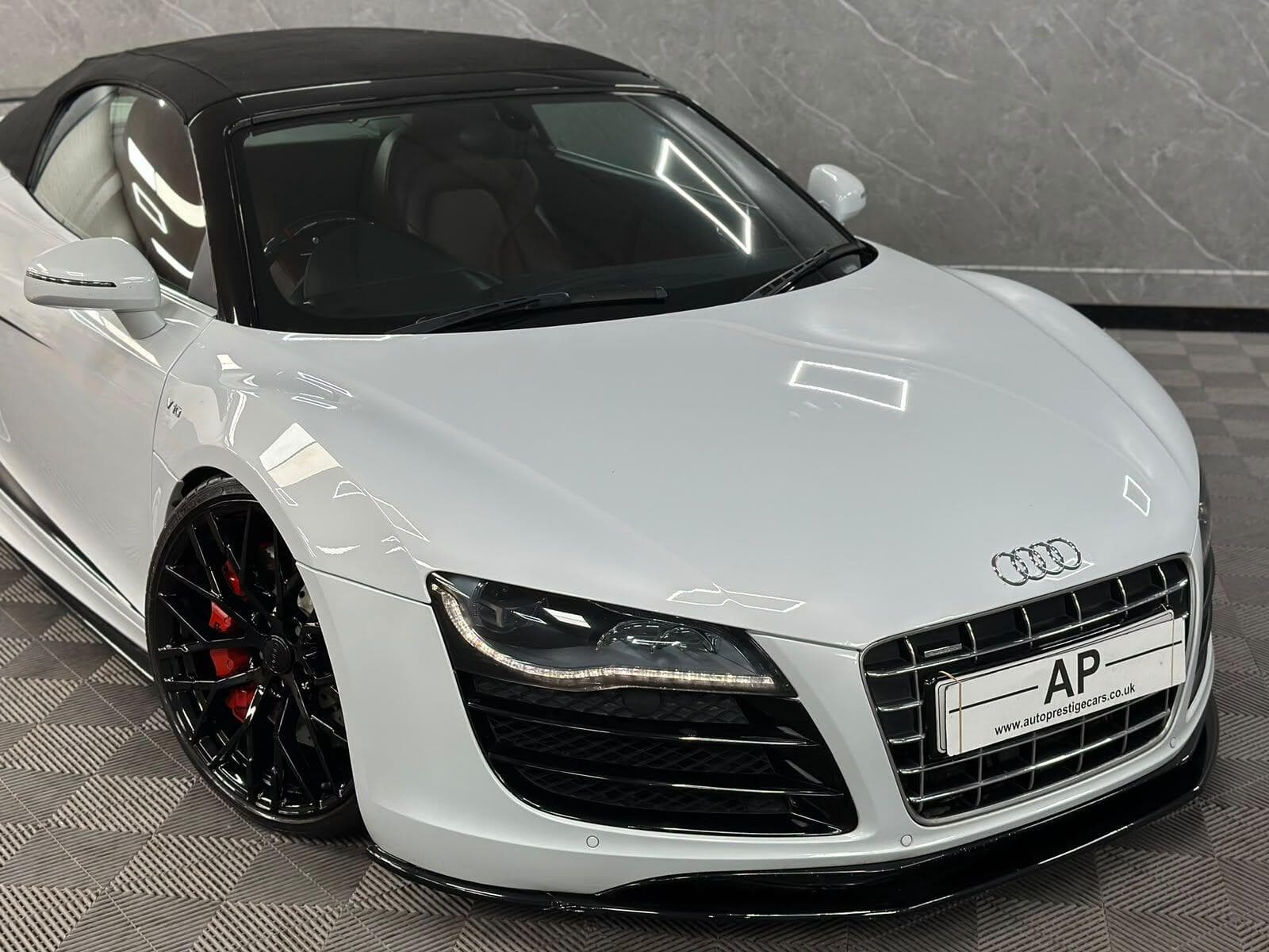 2010 Audi R8 - Thumbnail 8