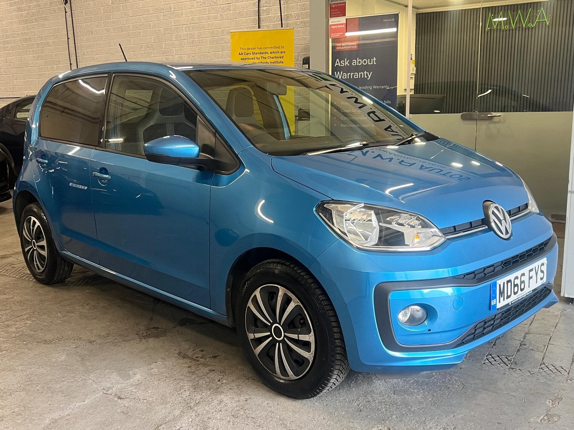 2017 Volkswagen up! - Thumbnail 8