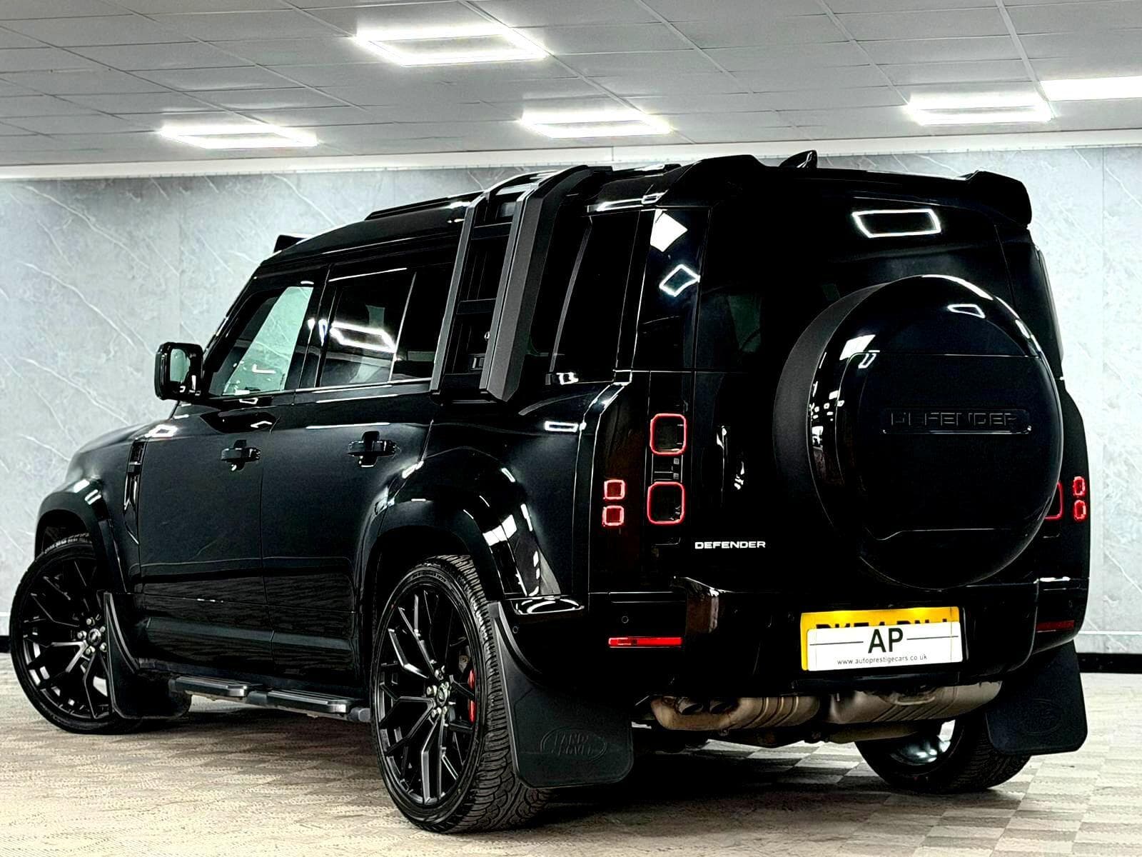 2024 Land Rover Defender 110 - Thumbnail 17