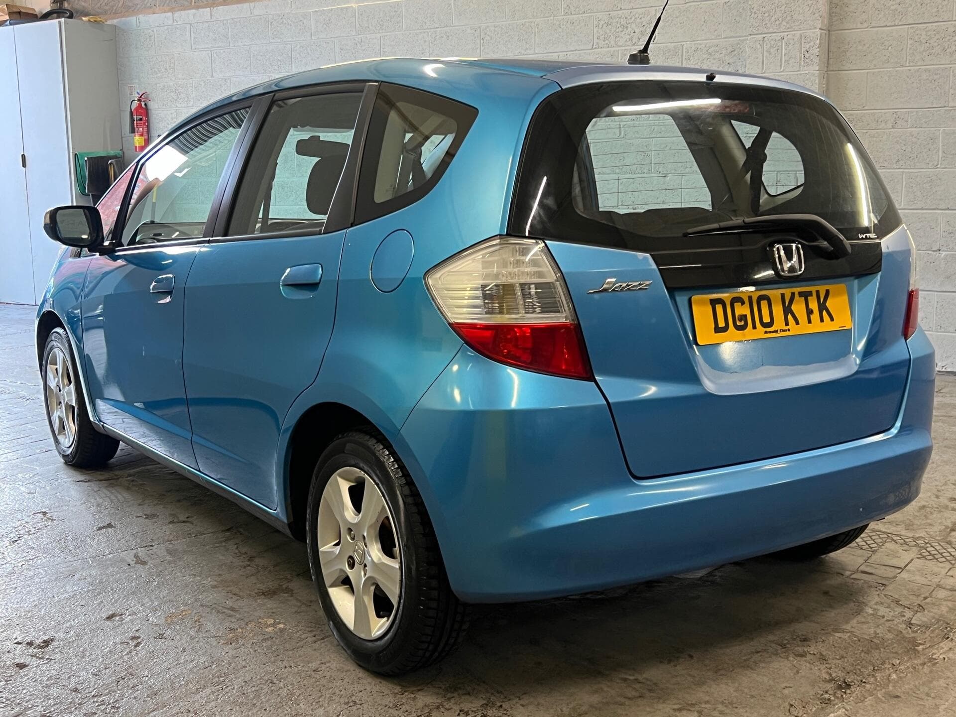 2010 Honda Jazz - Thumbnail 11