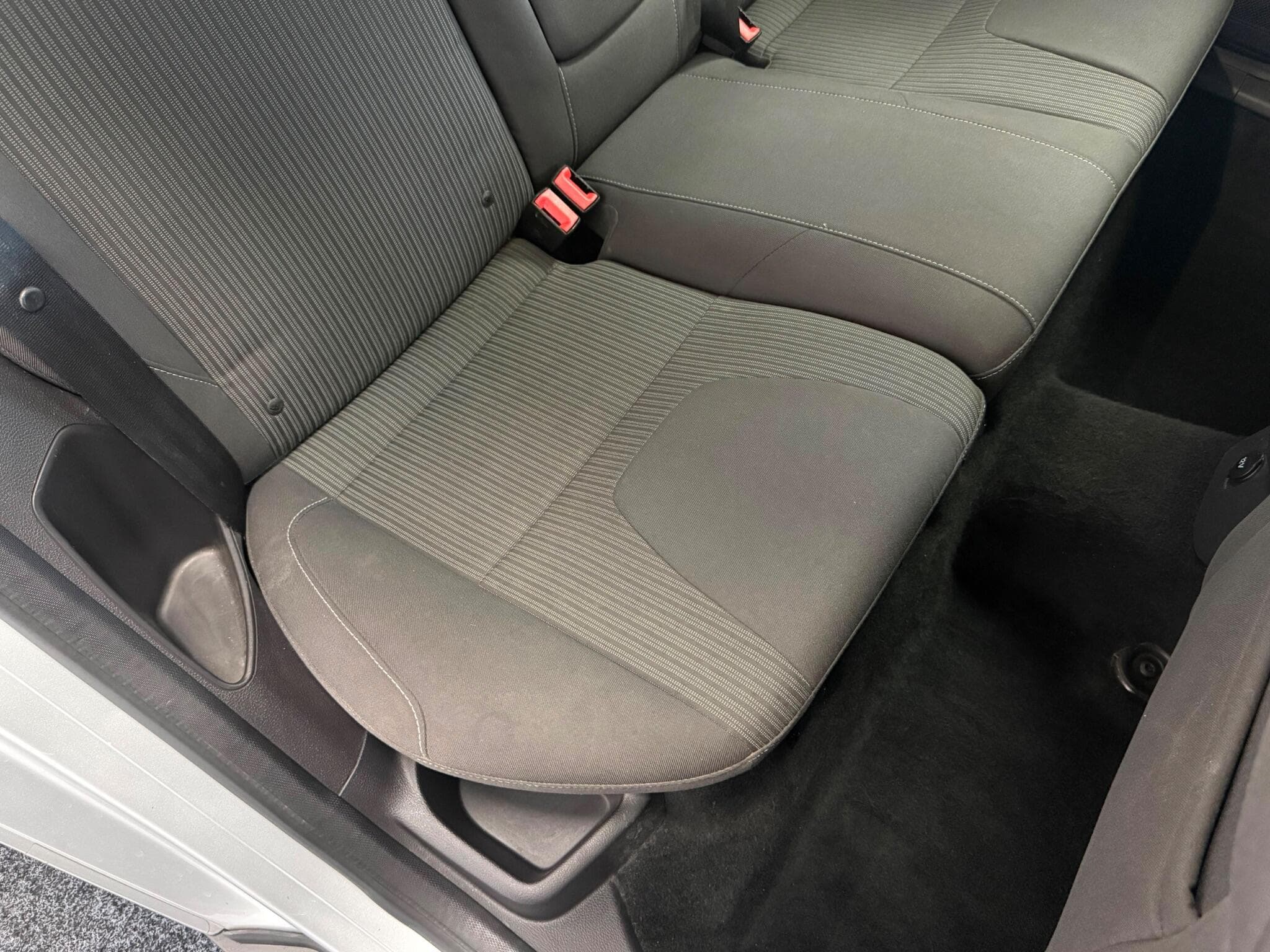 2012 Ford Focus - Thumbnail 42