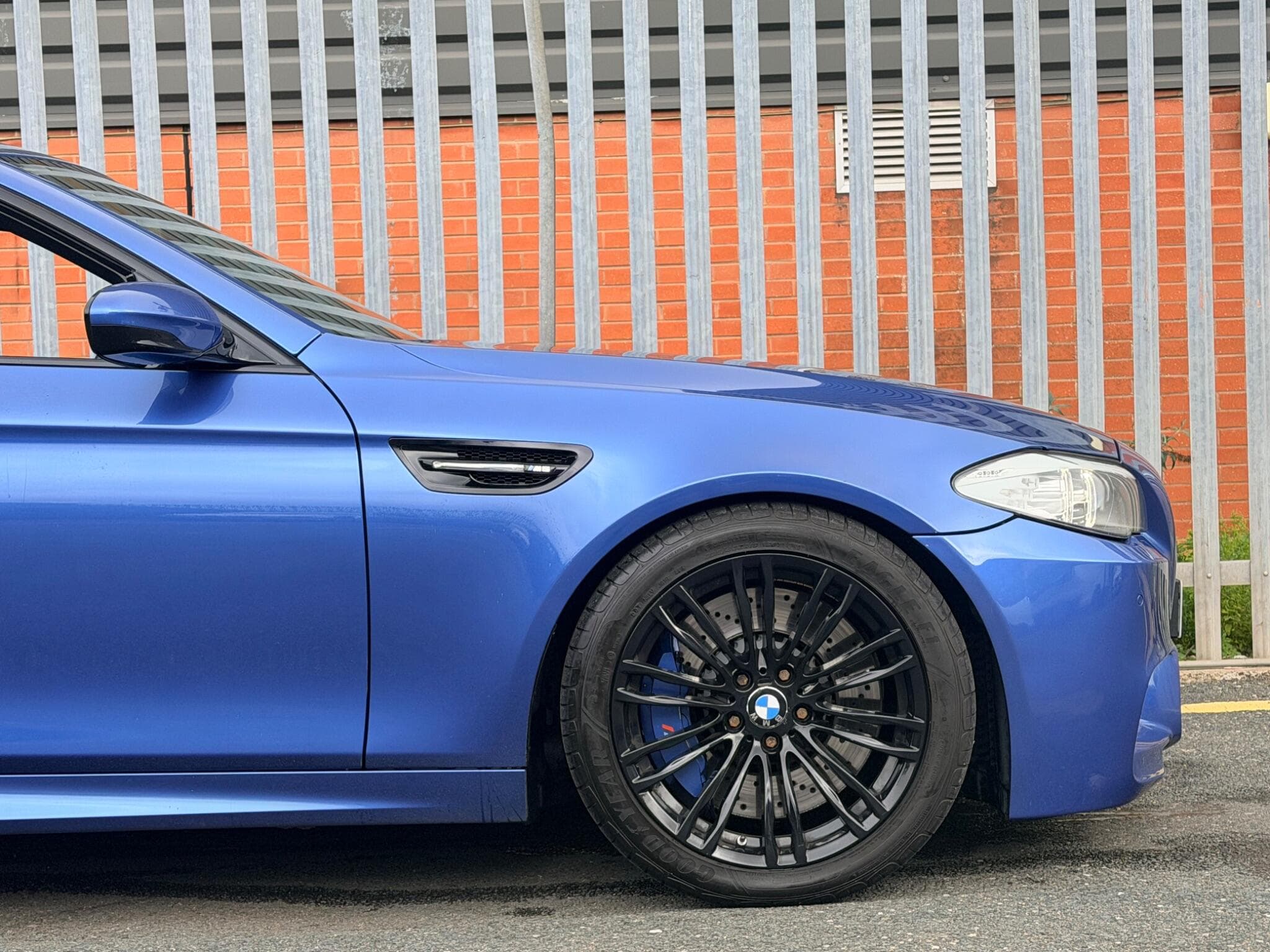 2013 BMW M5 - Thumbnail 6