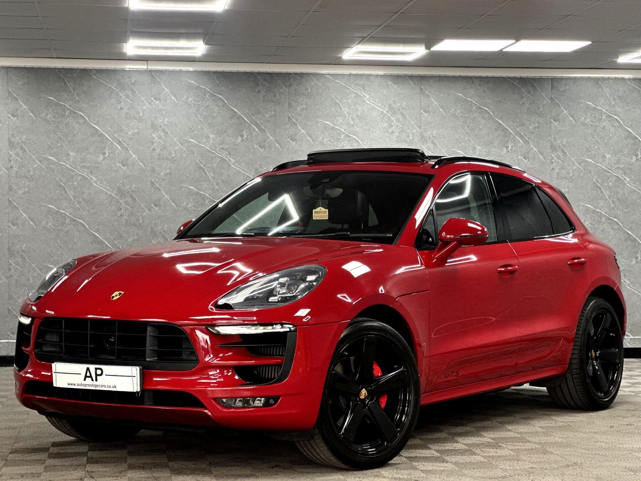 2016 Porsche Macan - Thumbnail 4