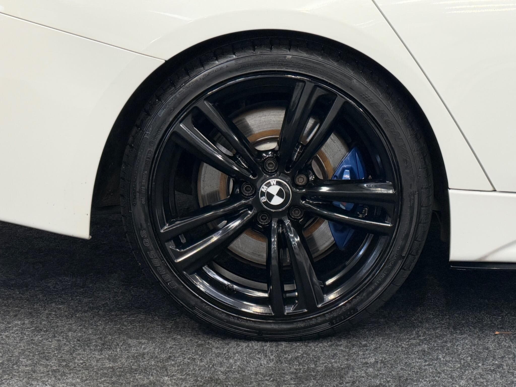 2017 BMW 3 Series - Thumbnail 30