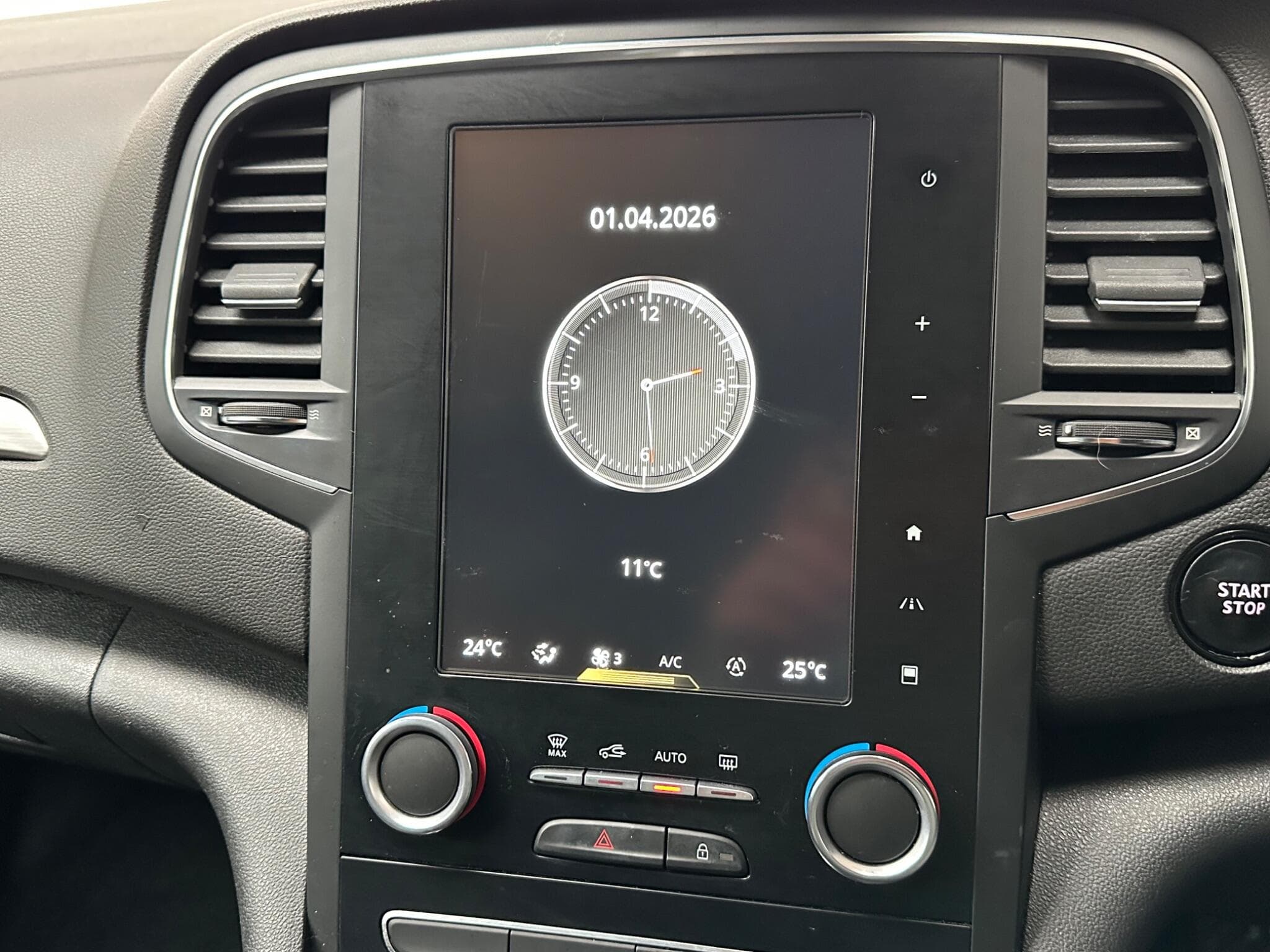 2017 Renault Megane - Thumbnail 12