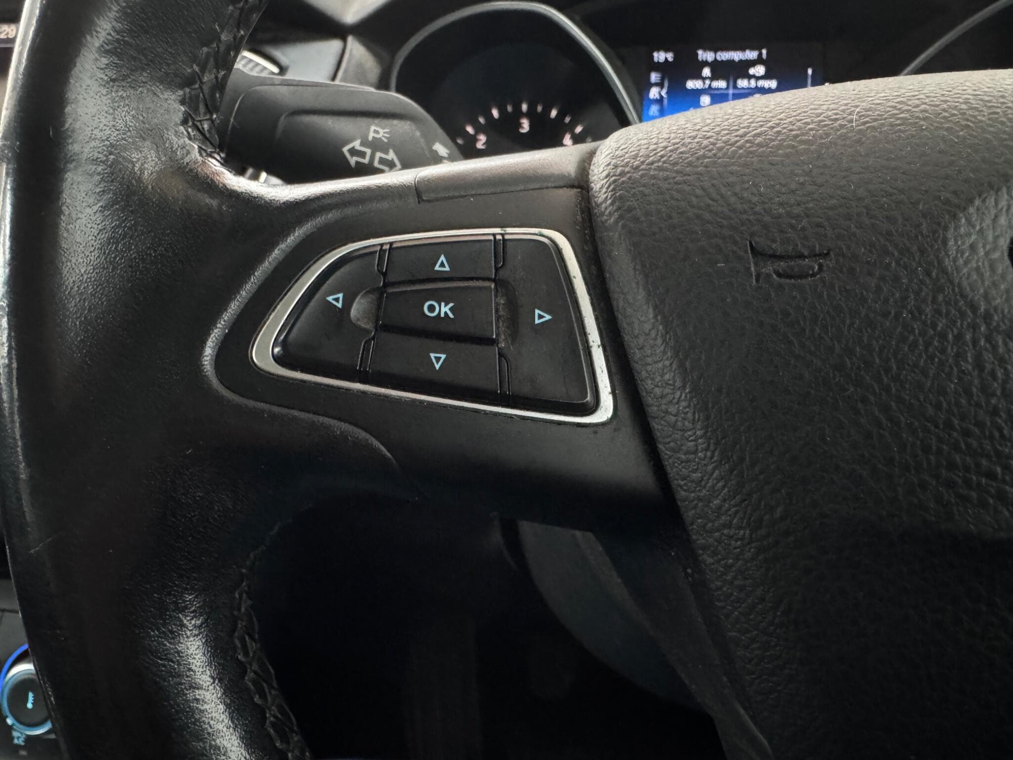2015 Ford Focus - Thumbnail 21