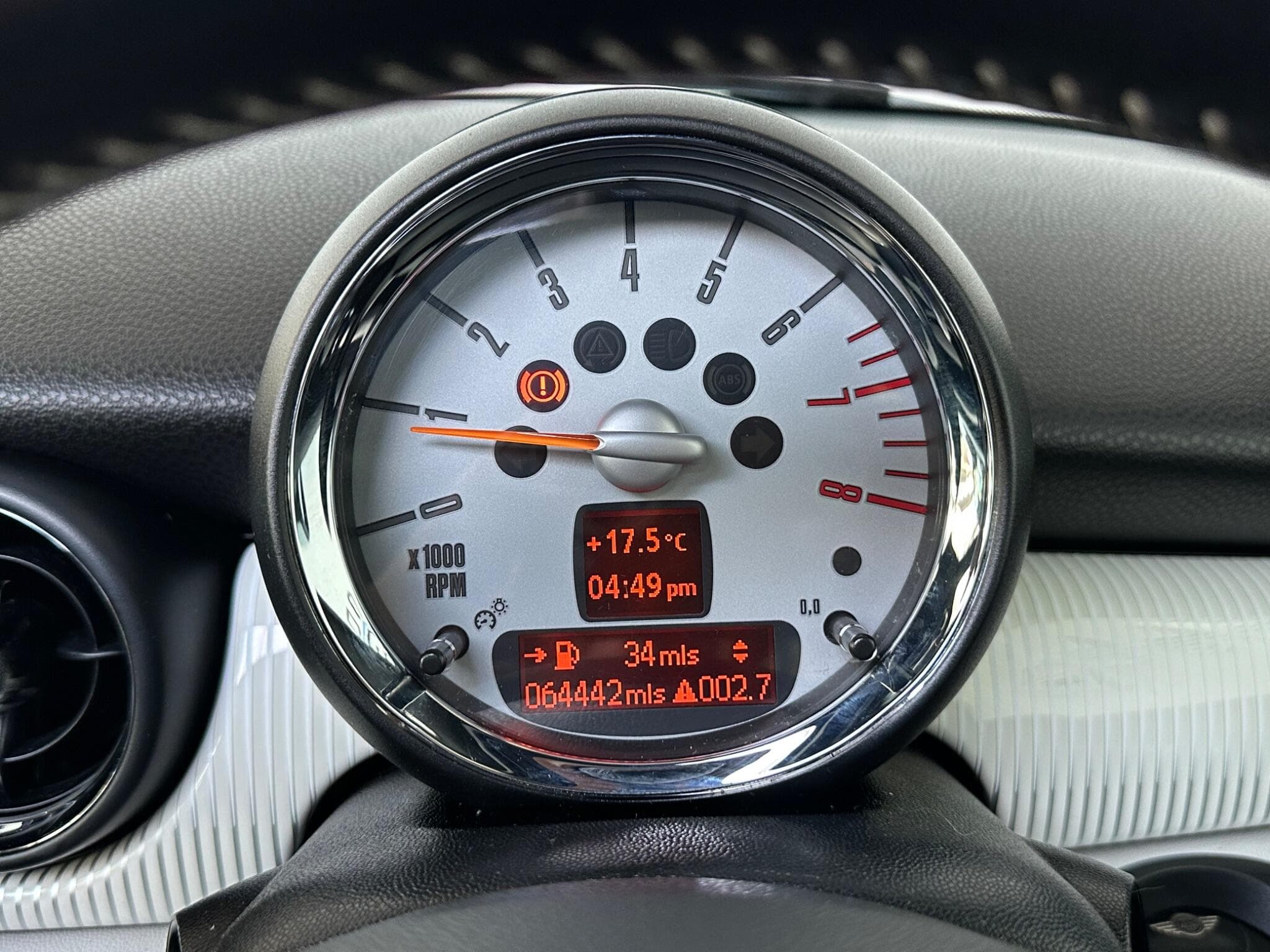 2010 MINI Hatch - Thumbnail 16