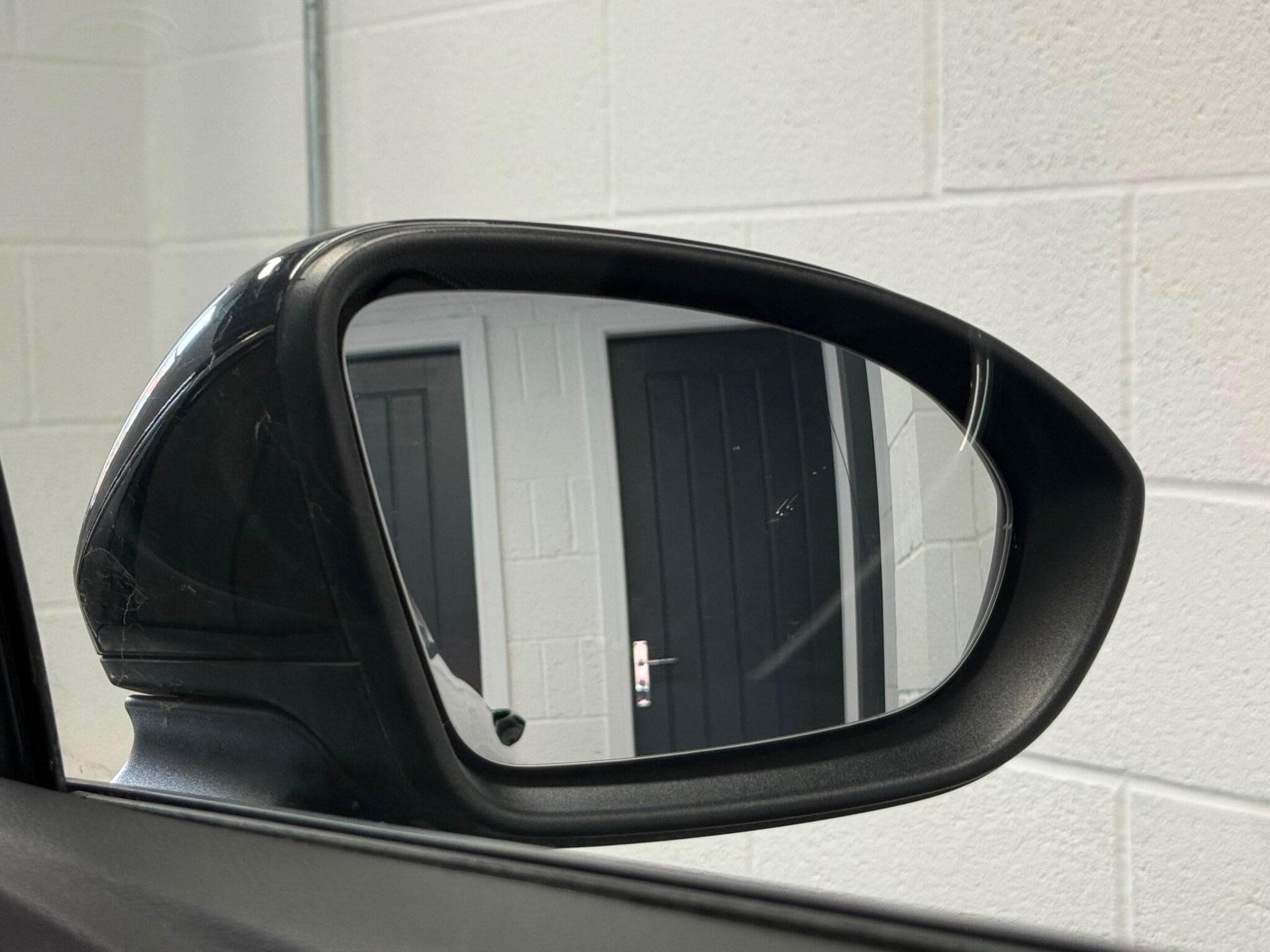 2016 Vauxhall Astra - Thumbnail 36