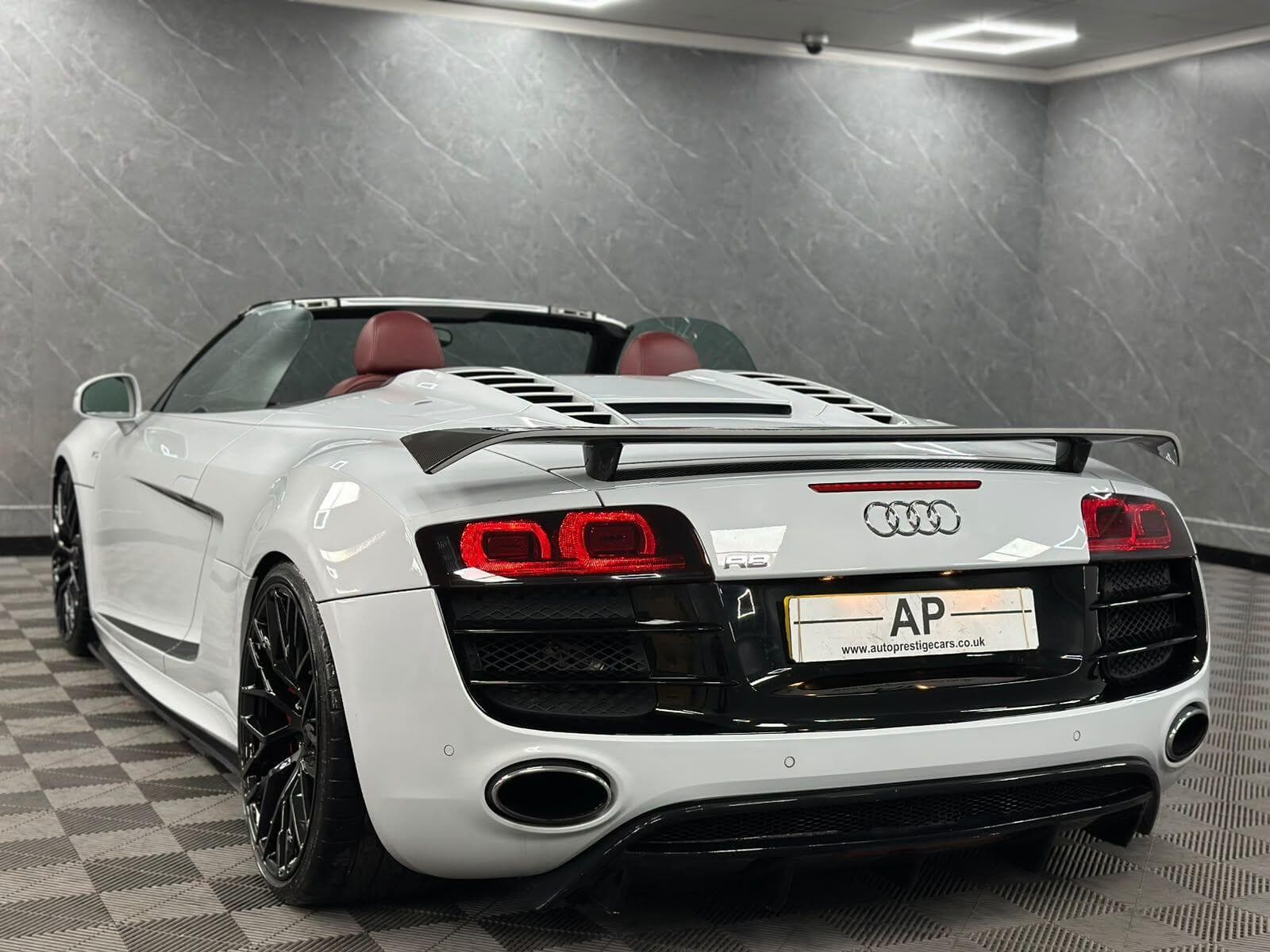 2010 Audi R8 - Thumbnail 36