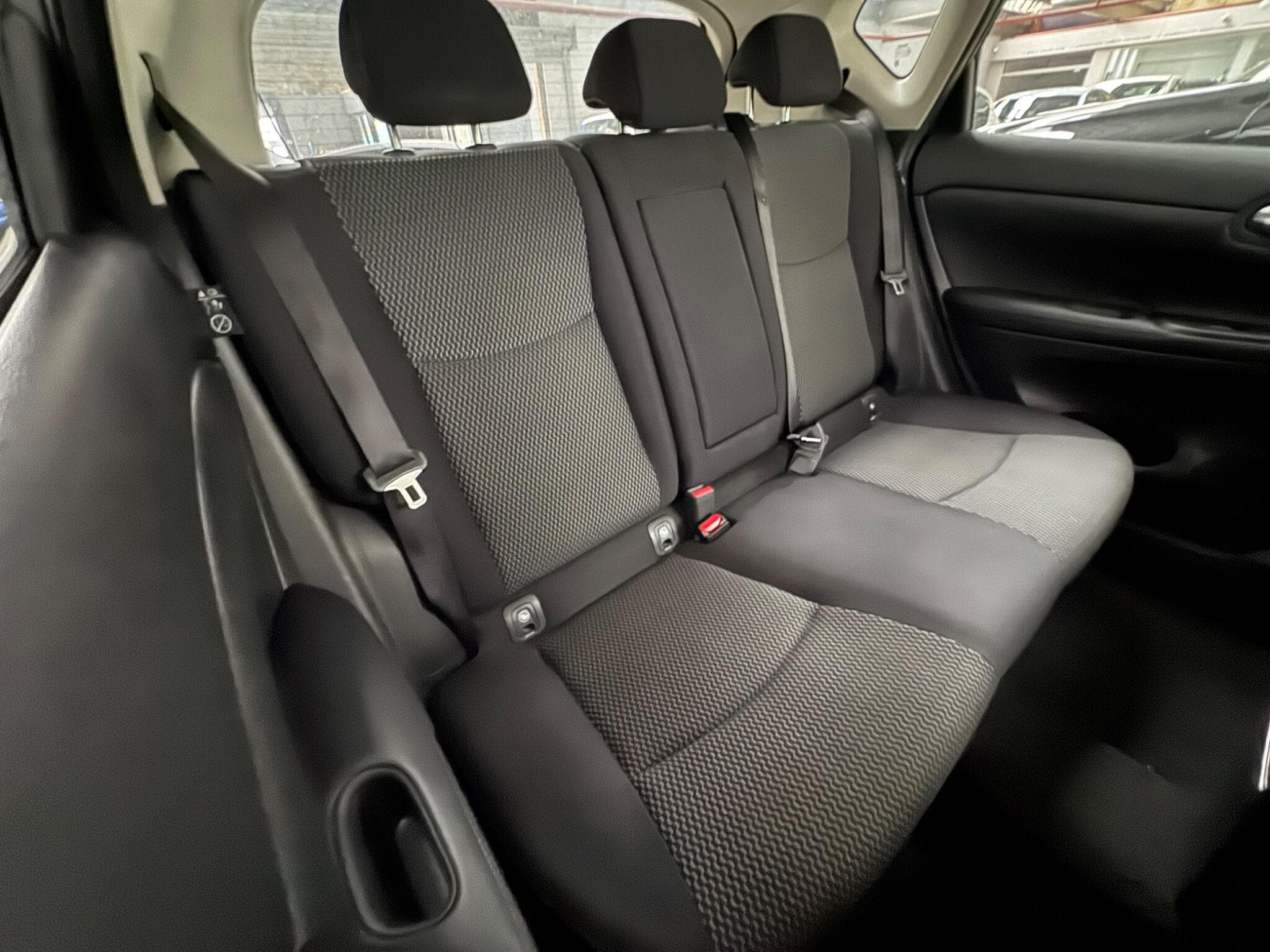 2015 Nissan Pulsar - Thumbnail 12