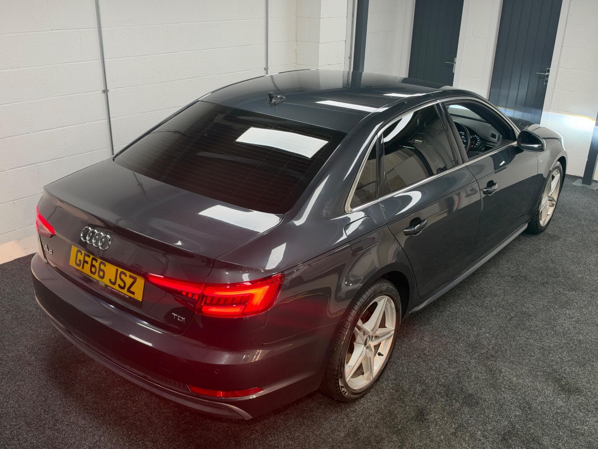 2016 Audi A4 - Thumbnail 15