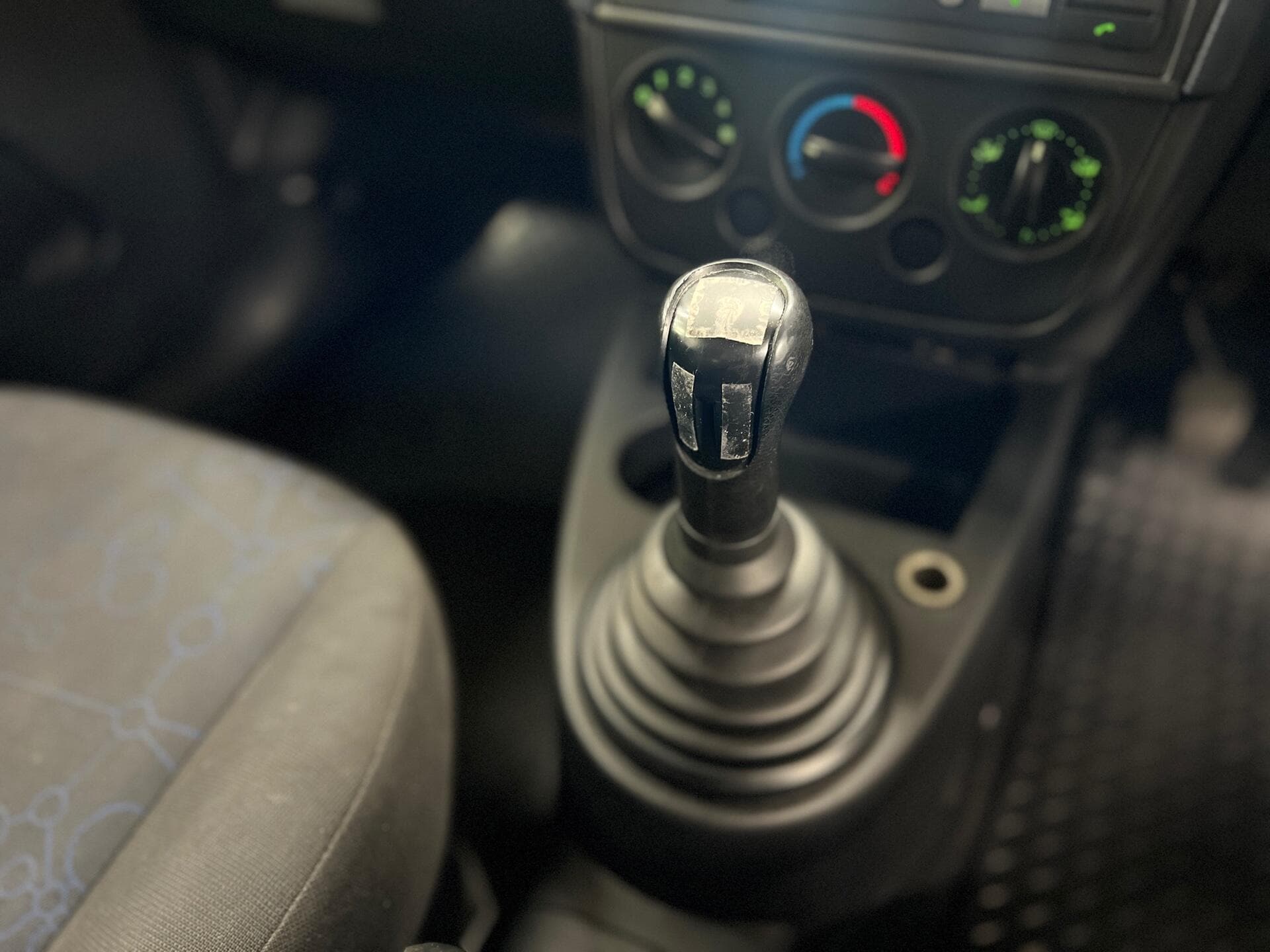 2005 Ford Fiesta - Thumbnail 32