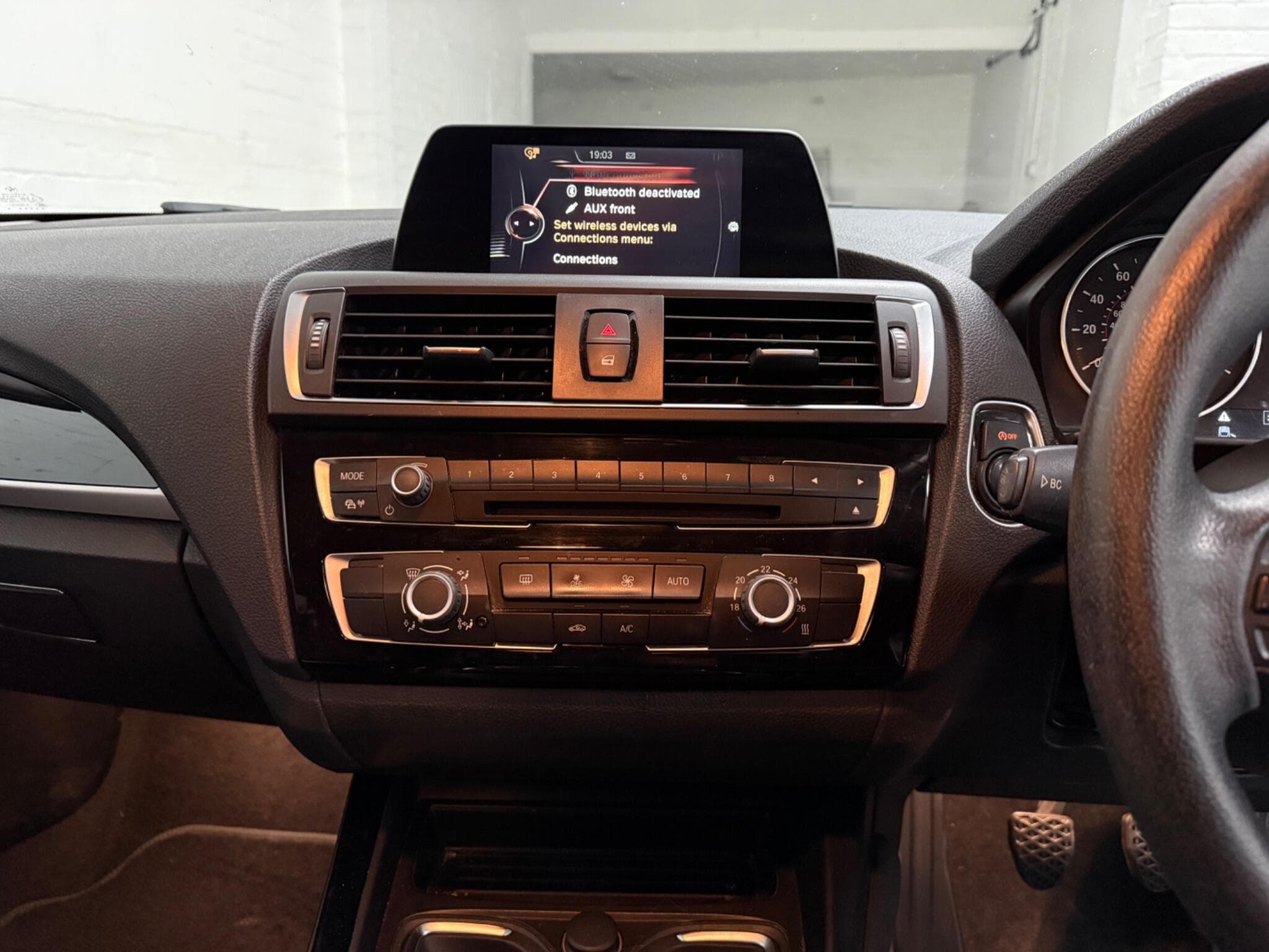 2016 BMW 1 Series - Thumbnail 15