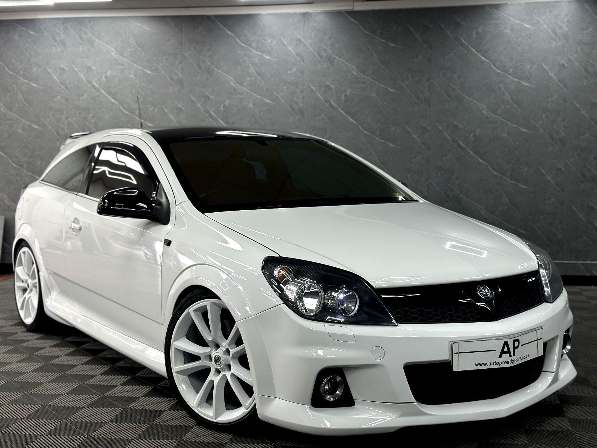 2010 Vauxhall Astra - Thumbnail 23