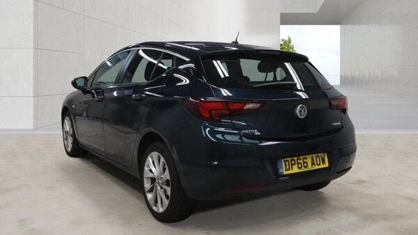 2016 Vauxhall Astra - Thumbnail 3