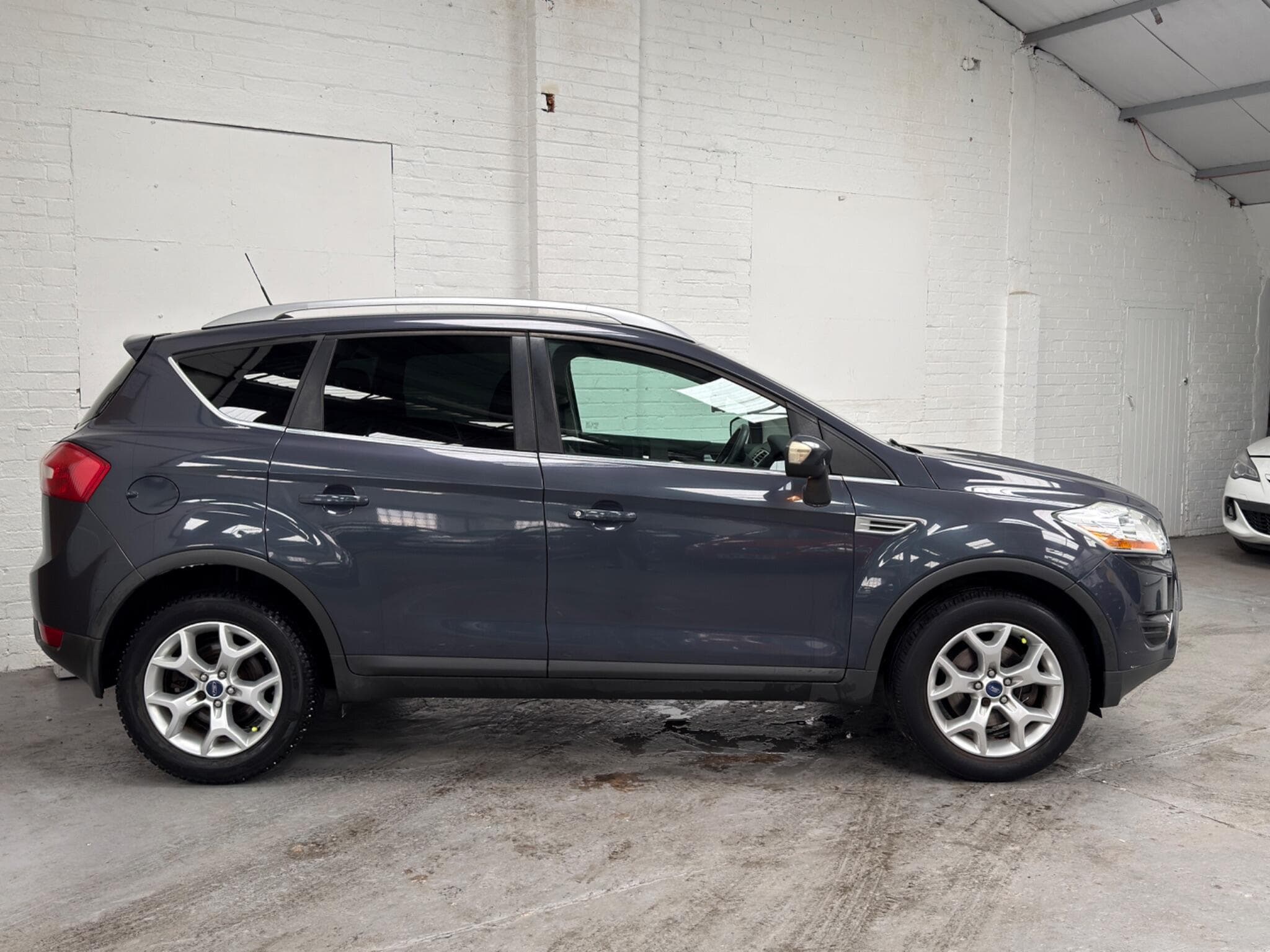 2011 Ford Kuga - Thumbnail 8