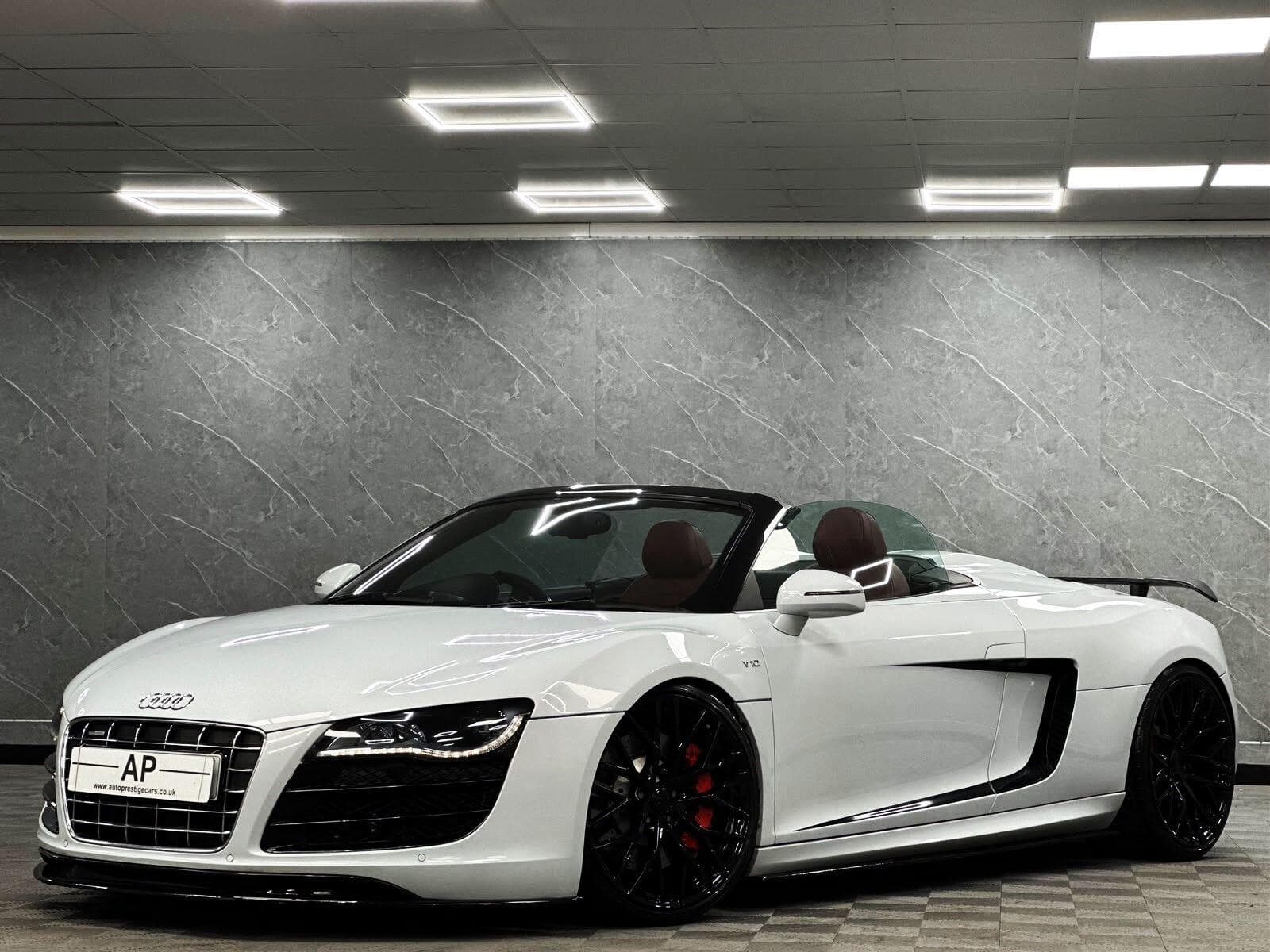 2010 Audi R8 - Thumbnail 2