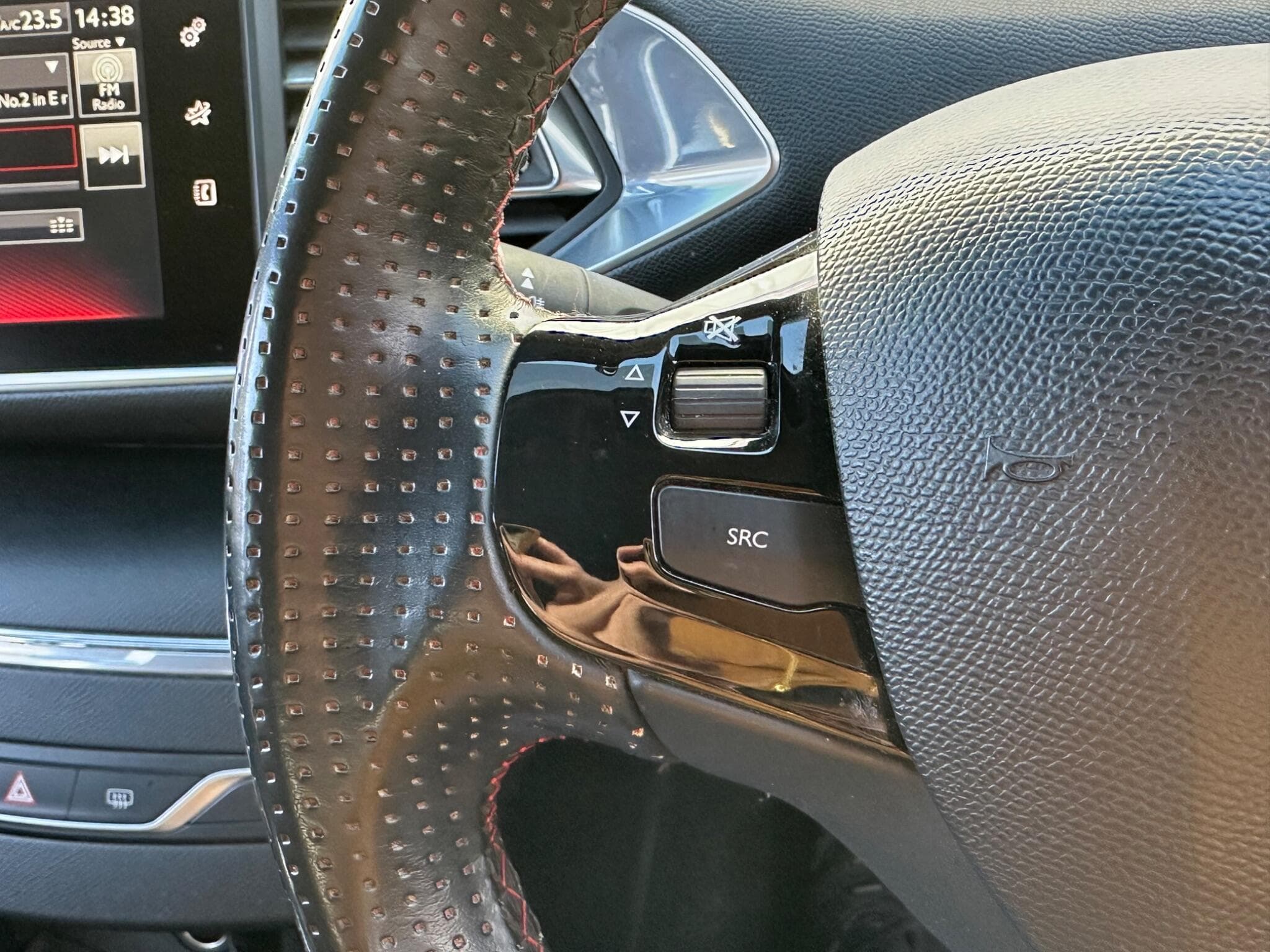 2016 Peugeot 308 - Thumbnail 19