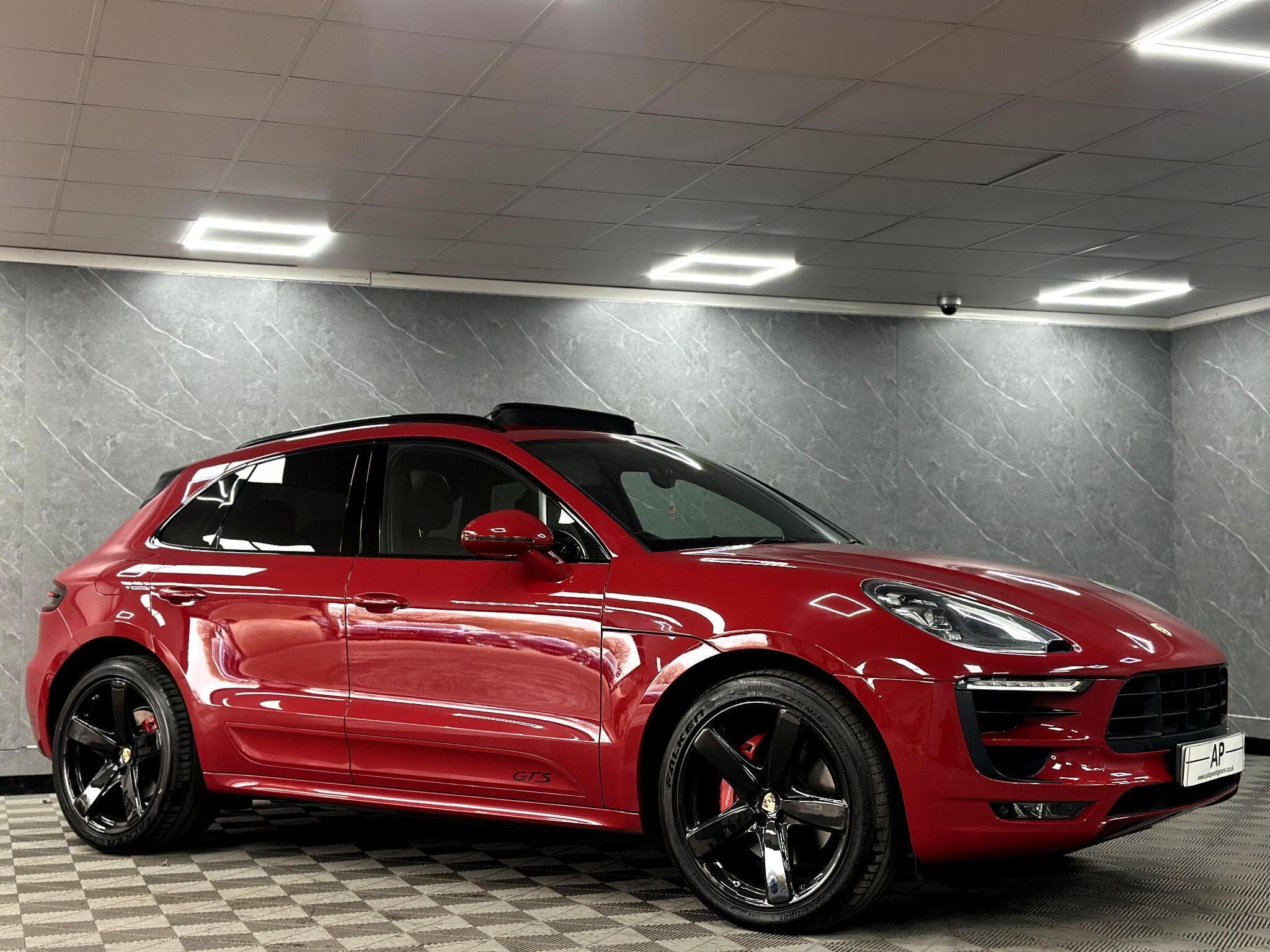 2016 Porsche Macan - Thumbnail 10