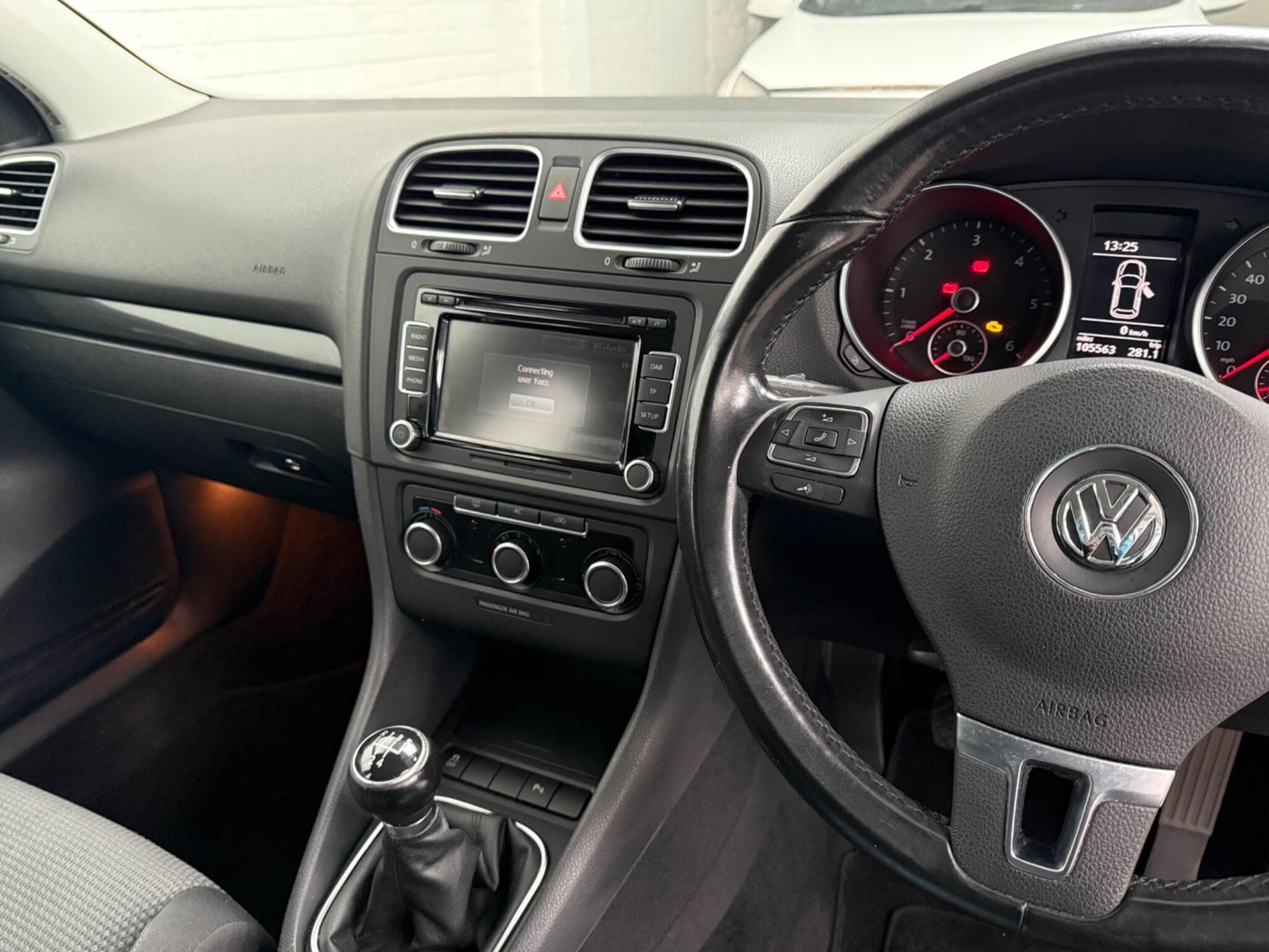 2011 Volkswagen Golf - Thumbnail 18
