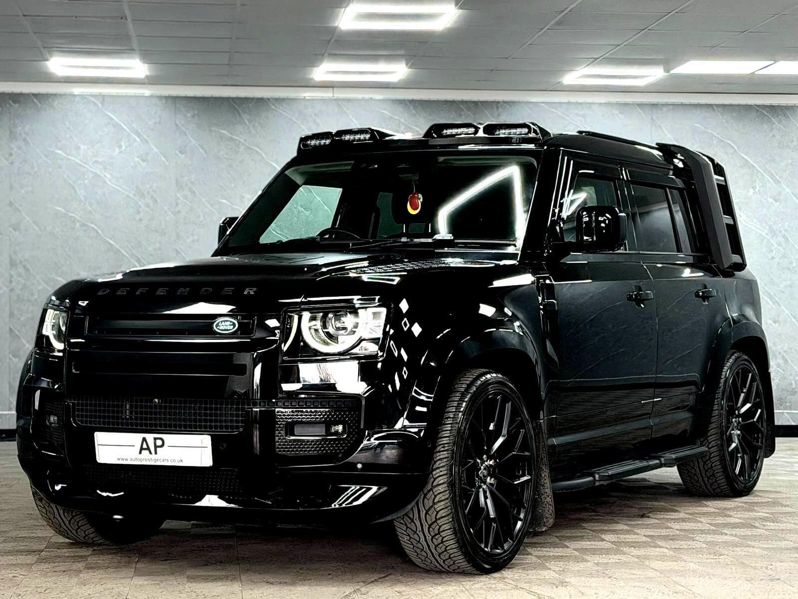 2024 Land Rover Defender 110 - Thumbnail 5