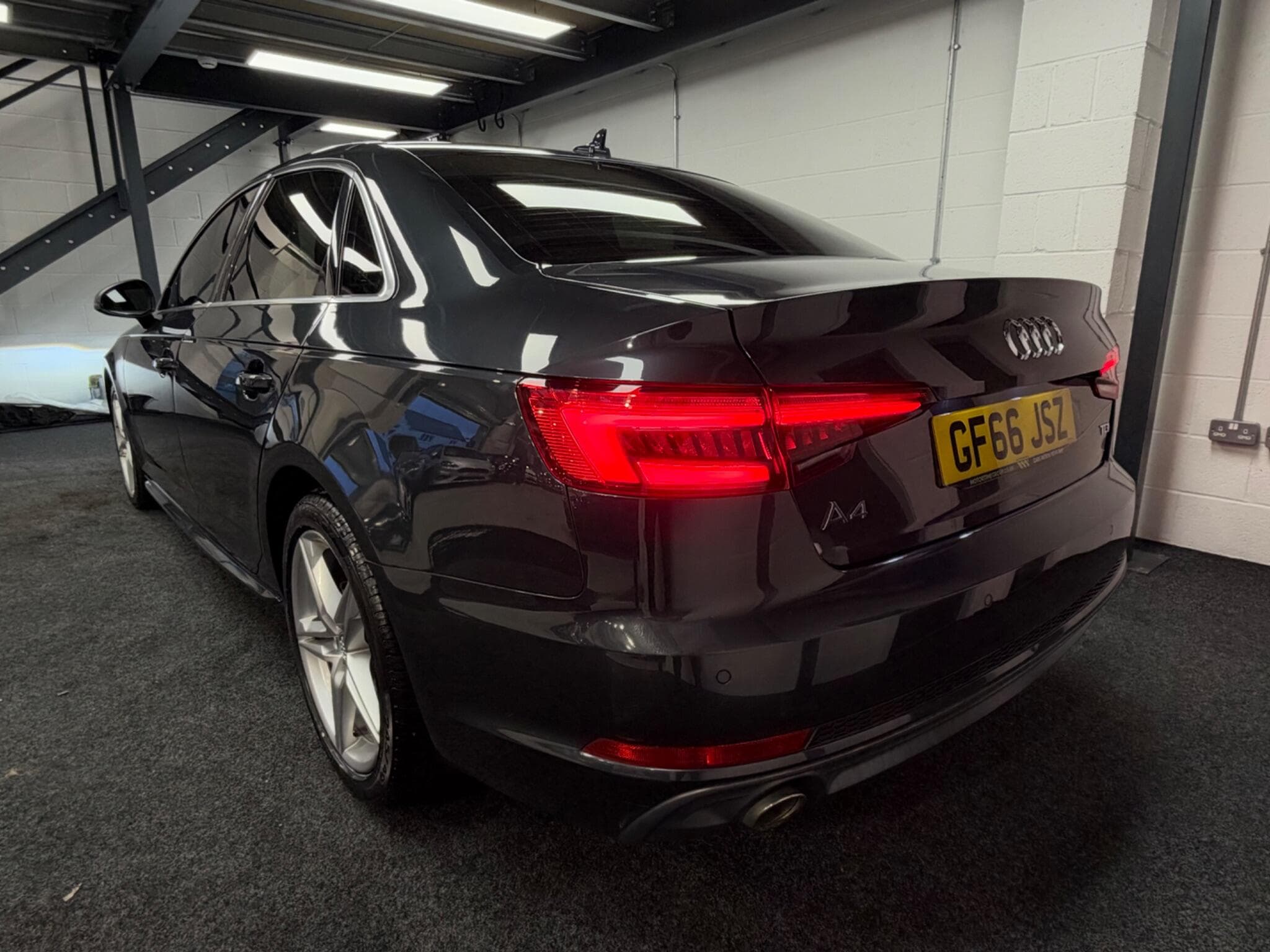 2016 Audi A4 - Thumbnail 7