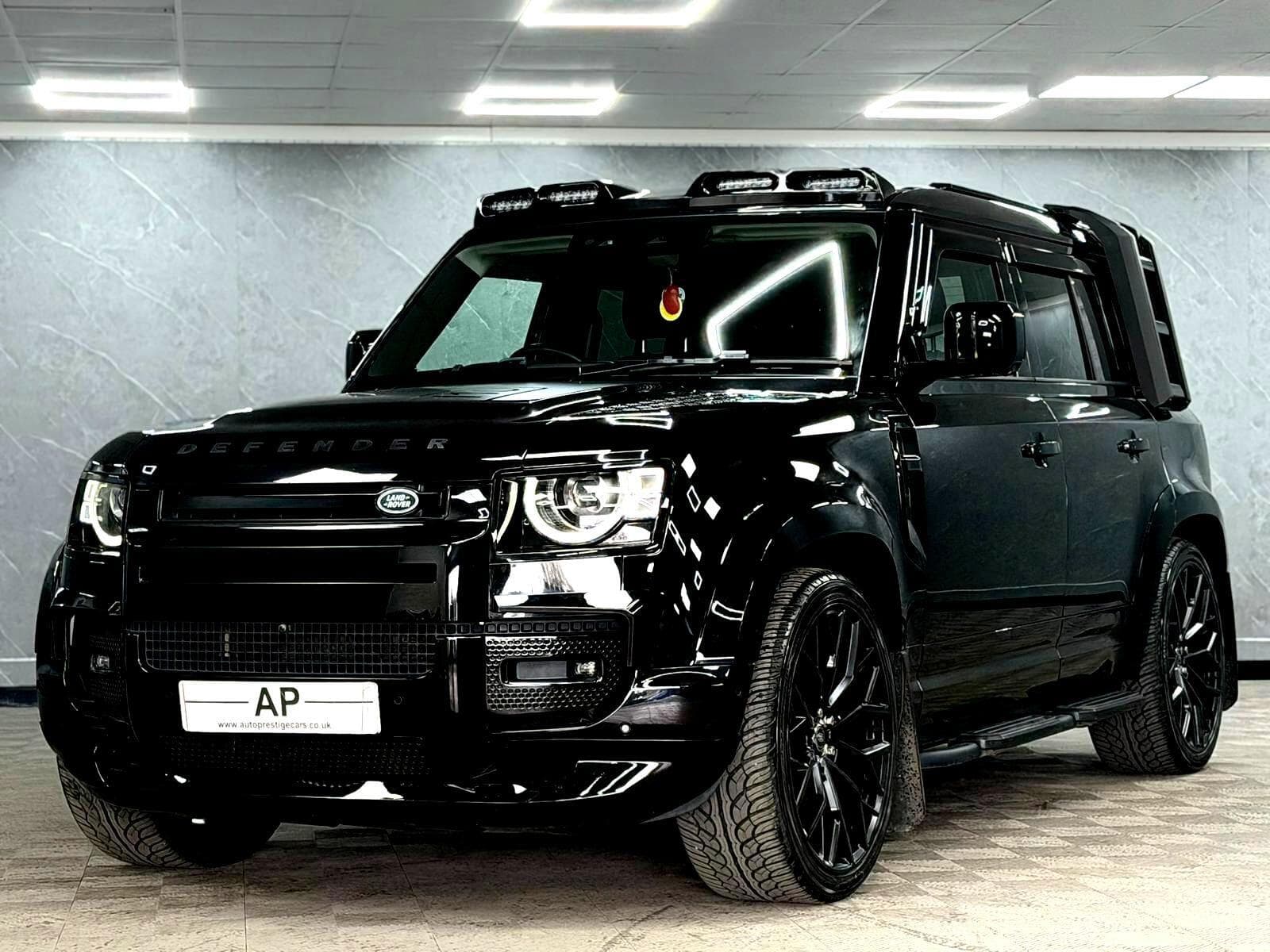 2024 Land Rover Defender 110 - Thumbnail 4